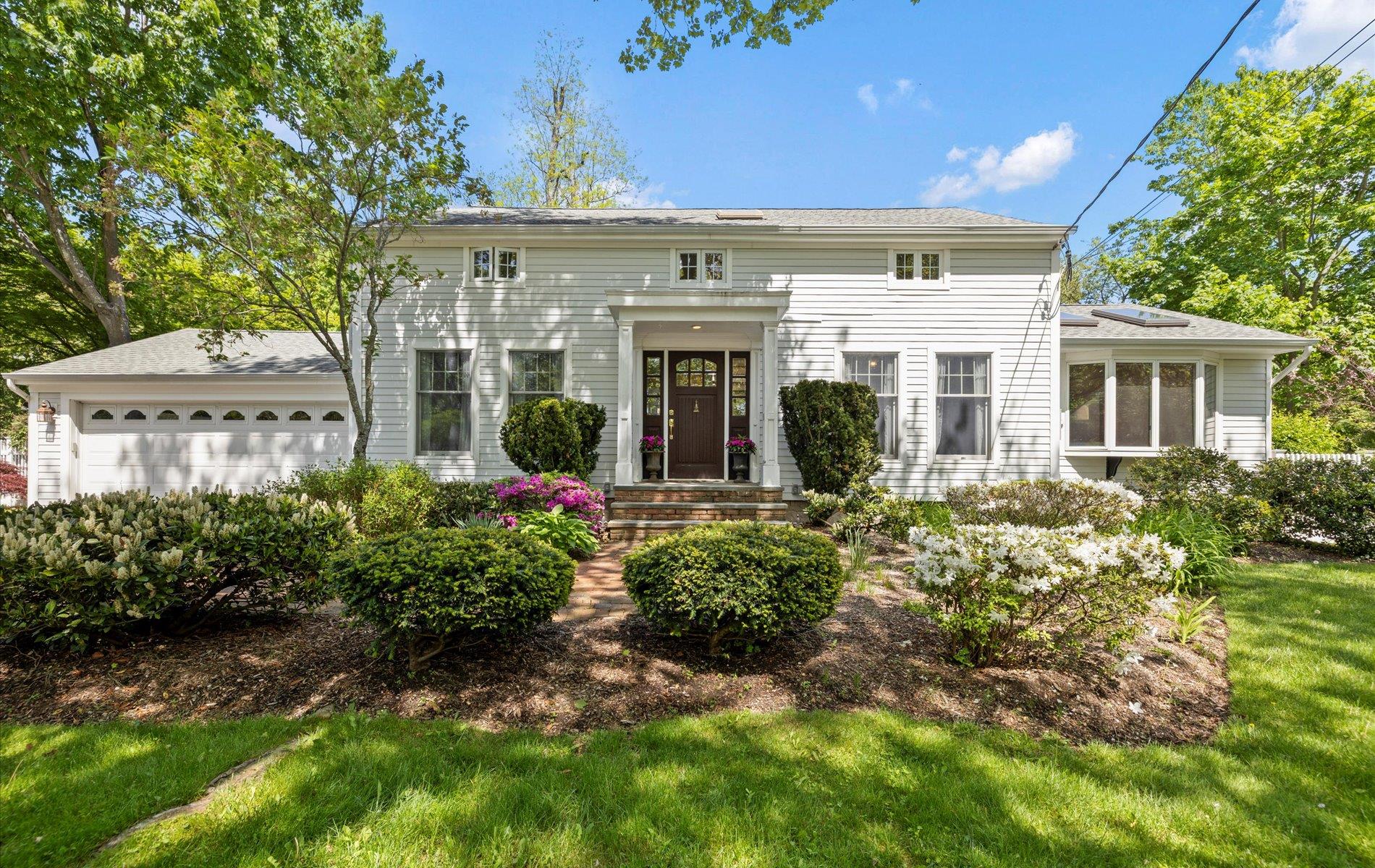 #1 photo, 8 Prospect Road, Centerport , NY 11721