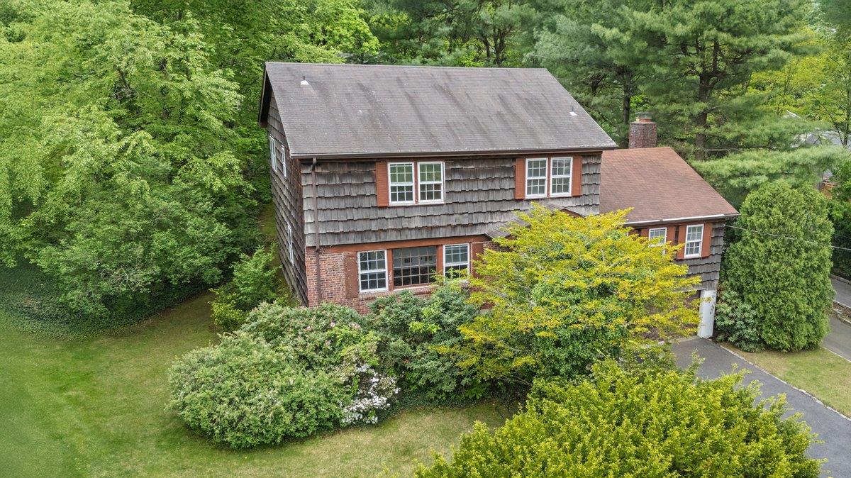 #1 photo, 495 Stratton Road, New Rochelle , NY 10804