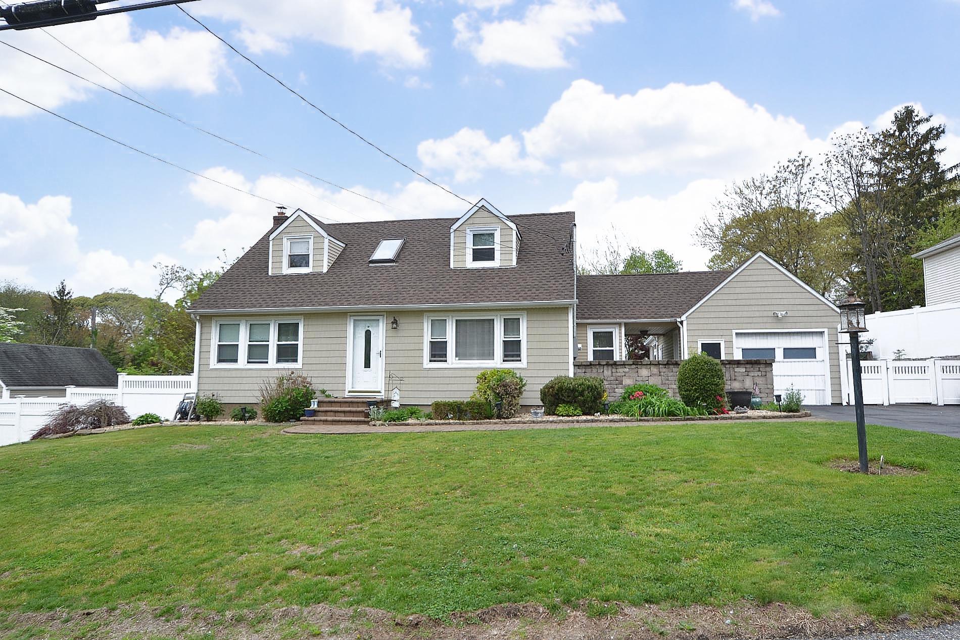 #1 photo, 10 Metzner Road, Lake Ronkonkoma , NY 11779