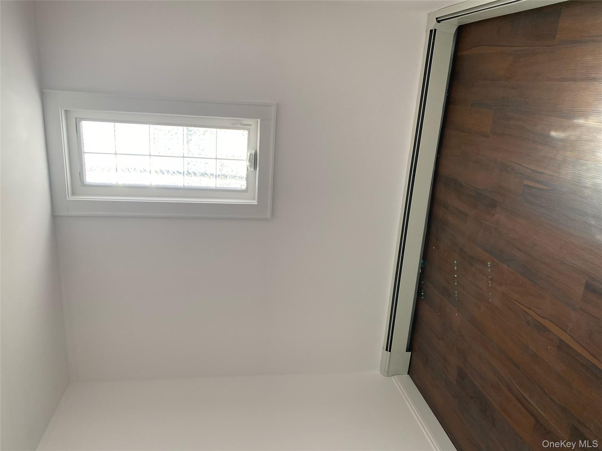 #10 photo, 218 Medford Avenue, サフォーク郡 Patchogue , NY 11772