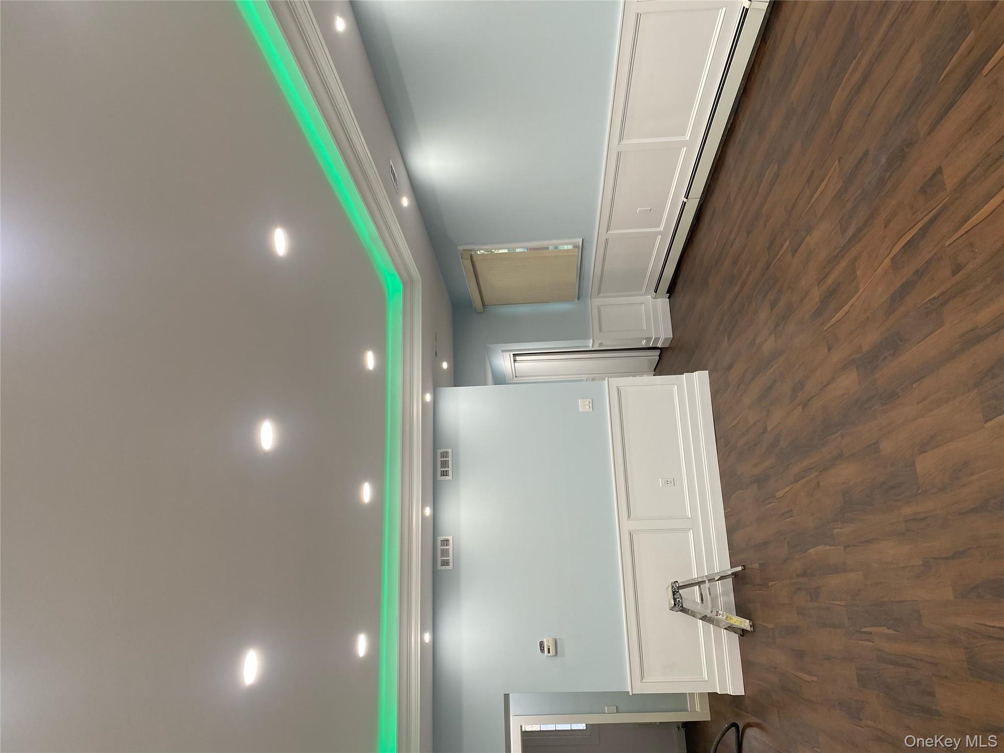 #3 photo, 218 Medford Avenue, サフォーク郡 Patchogue , NY 11772