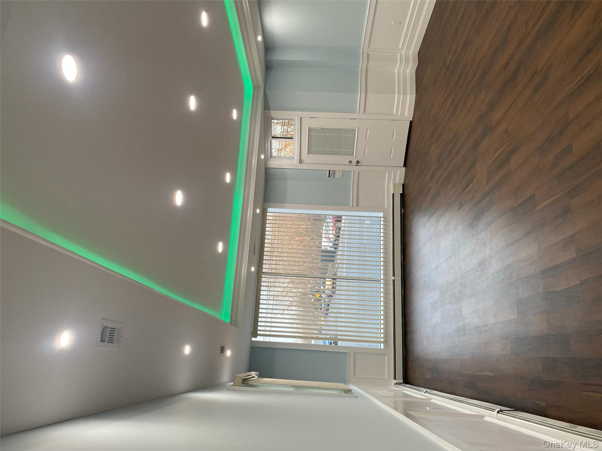 #5 photo, 218 Medford Avenue, サフォーク郡 Patchogue , NY 11772