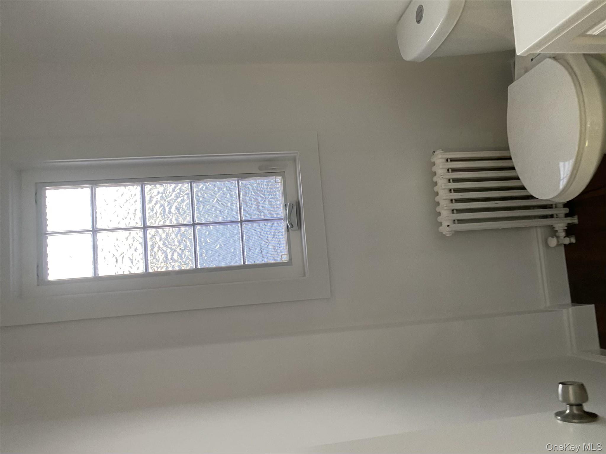 #8 photo, 218 Medford Avenue, サフォーク郡 Patchogue , NY 11772