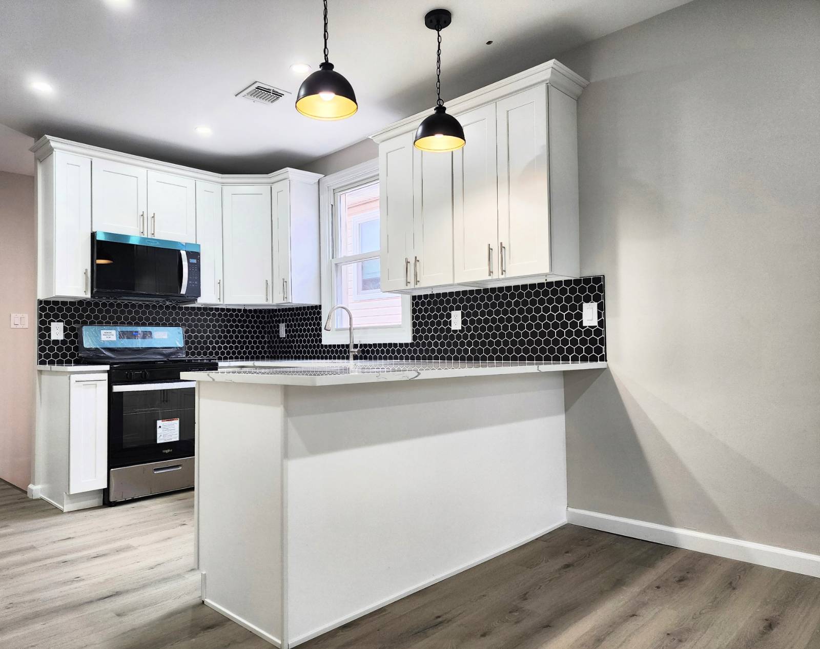 #1 photo, 24 WAYNE STREET, جزيرة ستاتن STATEN ISLAND , NY 10310