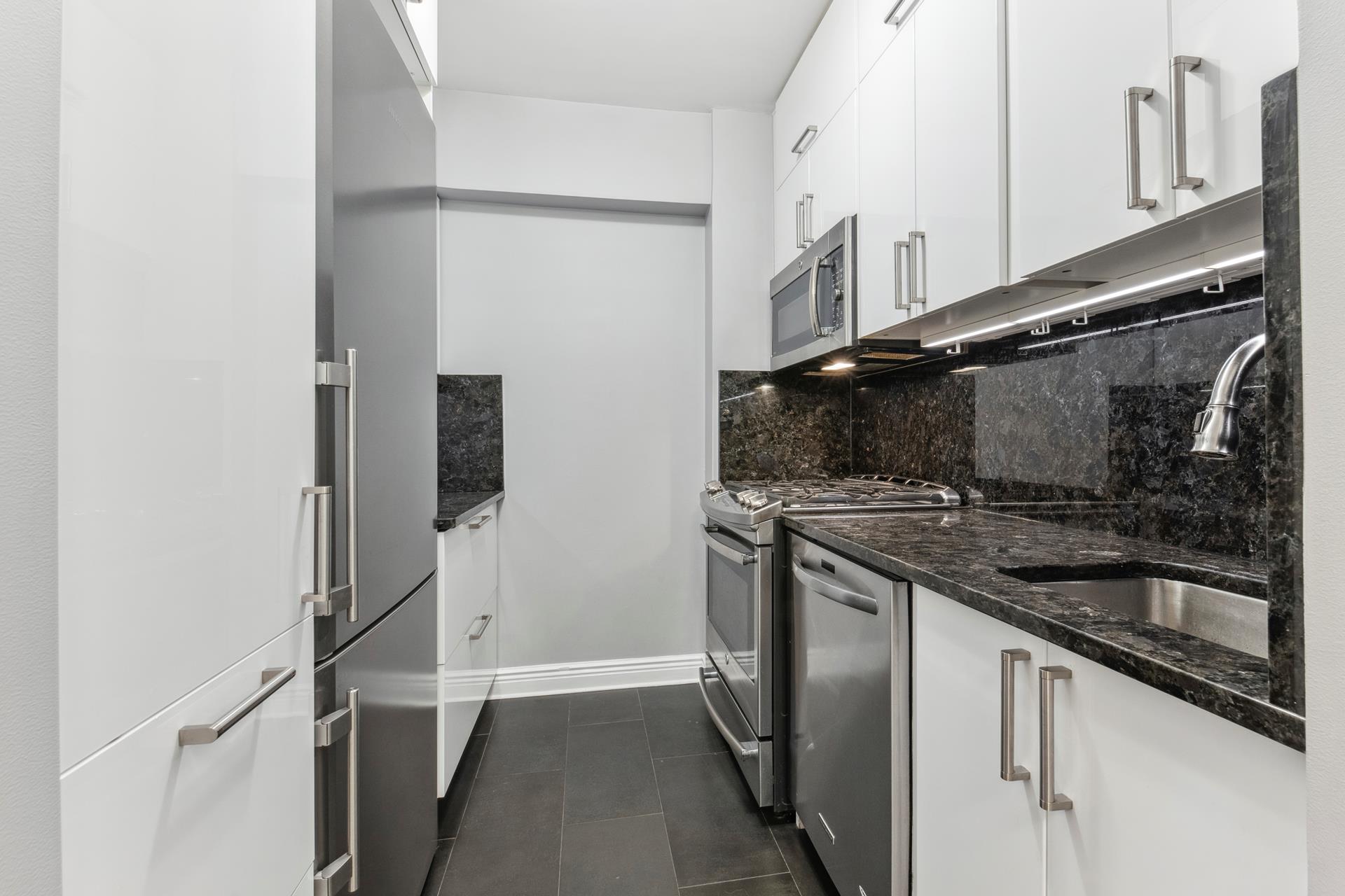 #4 photo, 178 E 80TH Street, マンハッタン Upper East Side , NY 10075