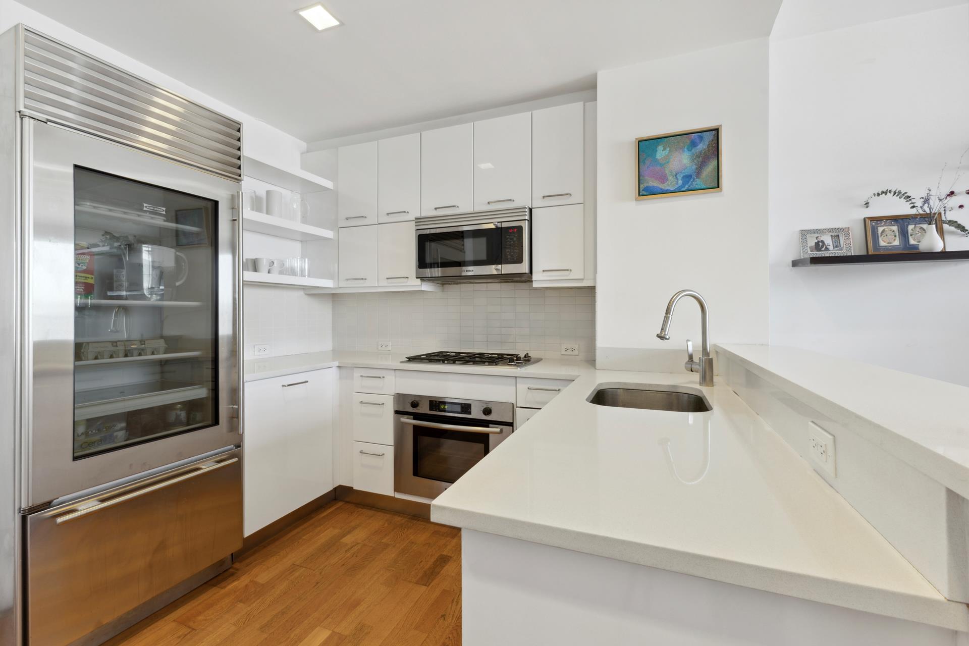 #10 photo, 635 W 42ND Street, マンハッタン Hells Kitchen , NY 10036