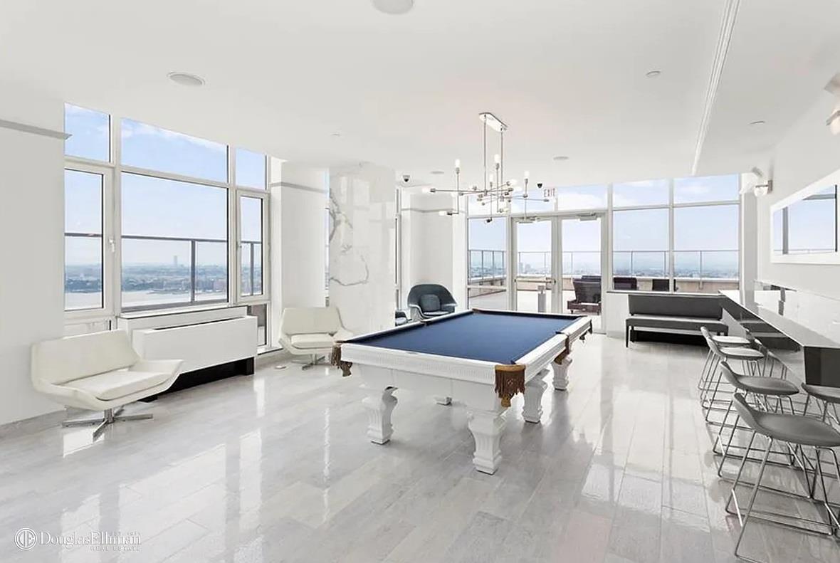 #17 photo, 635 W 42ND Street, マンハッタン Hells Kitchen , NY 10036