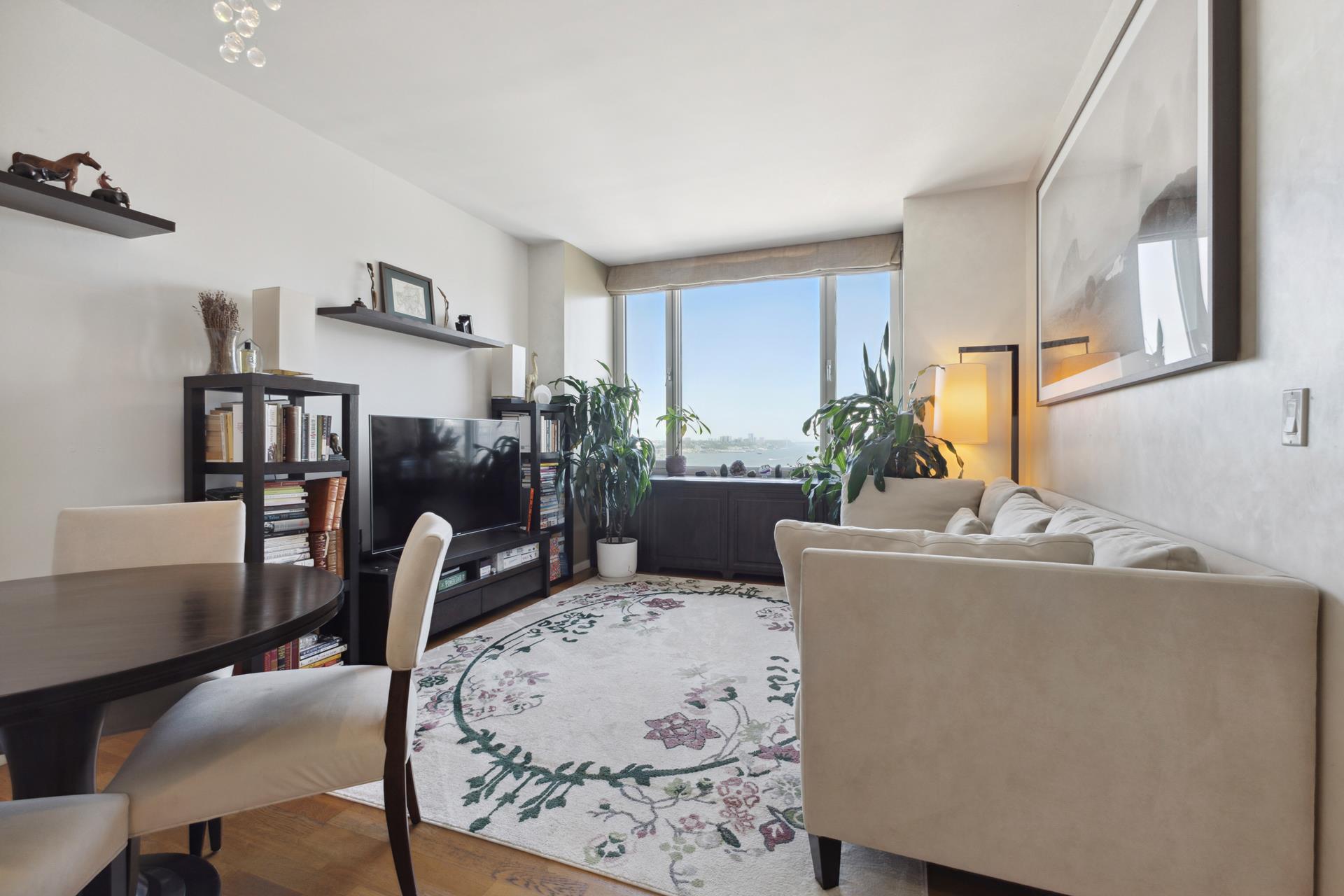 #7 photo, 635 W 42ND Street, マンハッタン Hells Kitchen , NY 10036