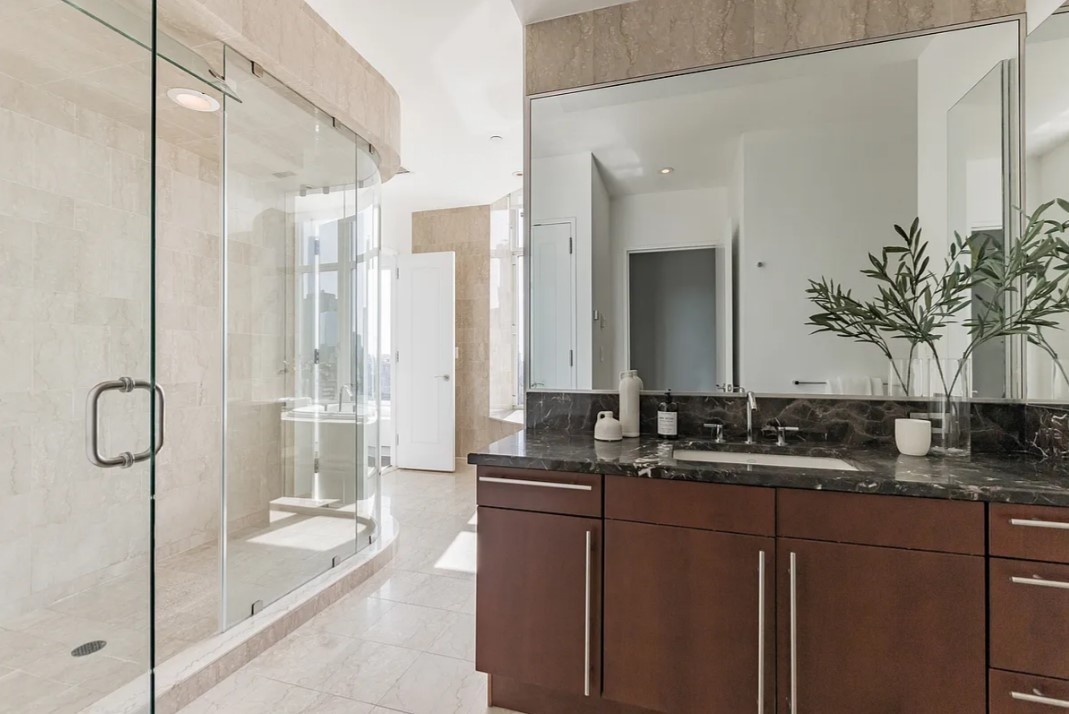 #19 photo, 240 Riverside Boulevard, マンハッタン Lincoln Square , NY 10069