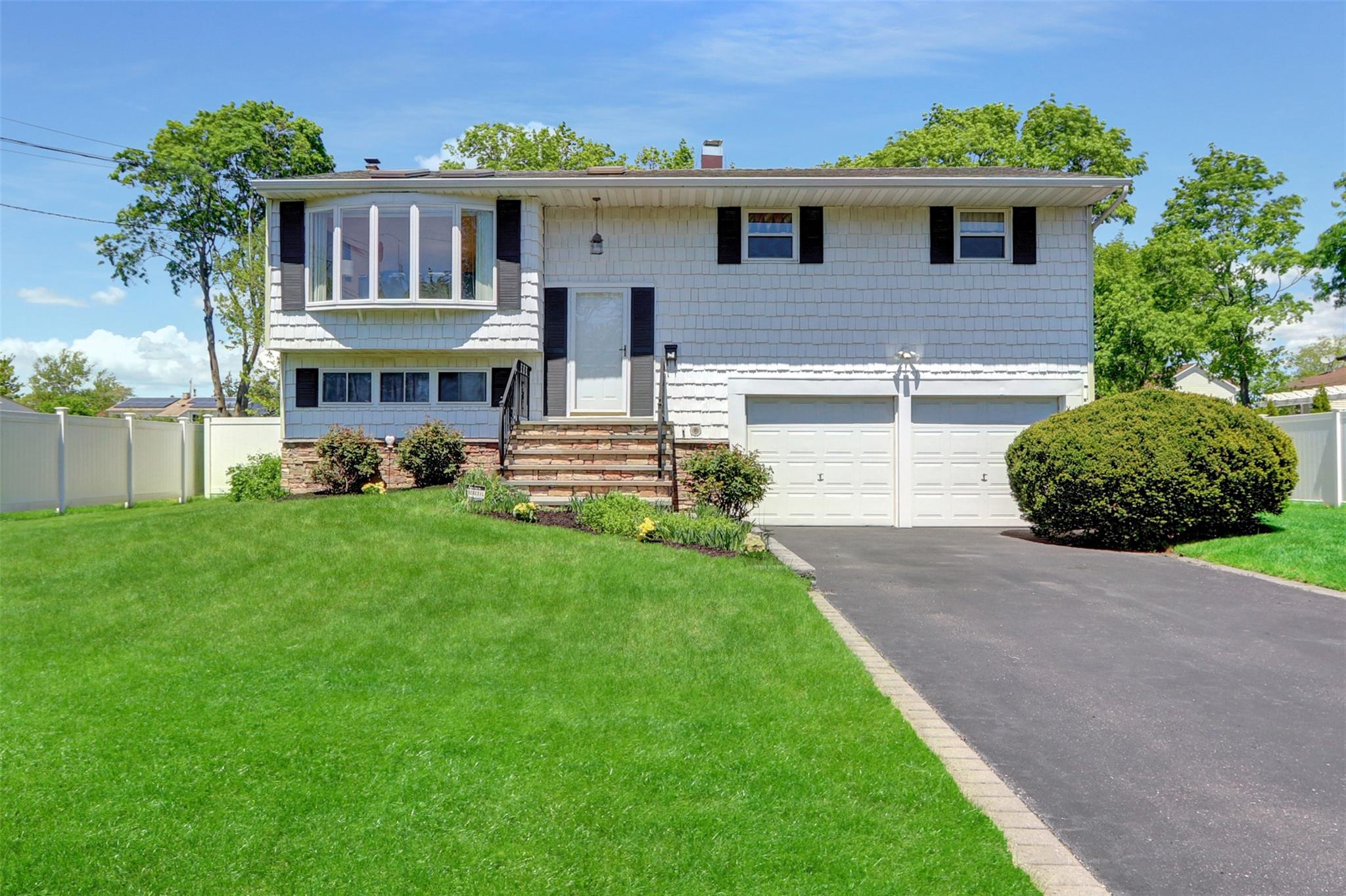 #1 photo, 109 Harrisburg Street, Bay Shore , NY 11706