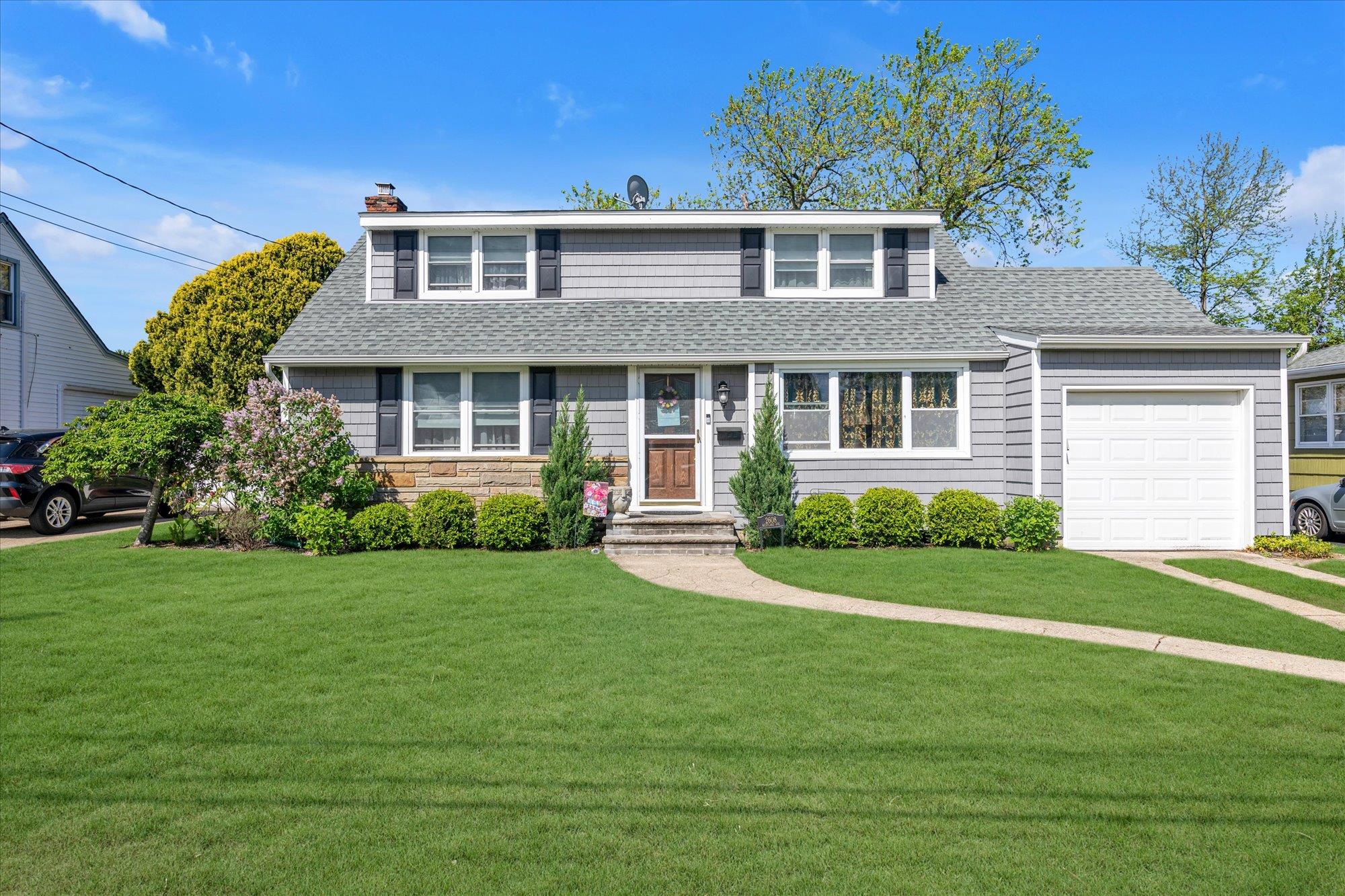 #1 photo, 2608 Westlake Avenue, Oceanside , NY 11572