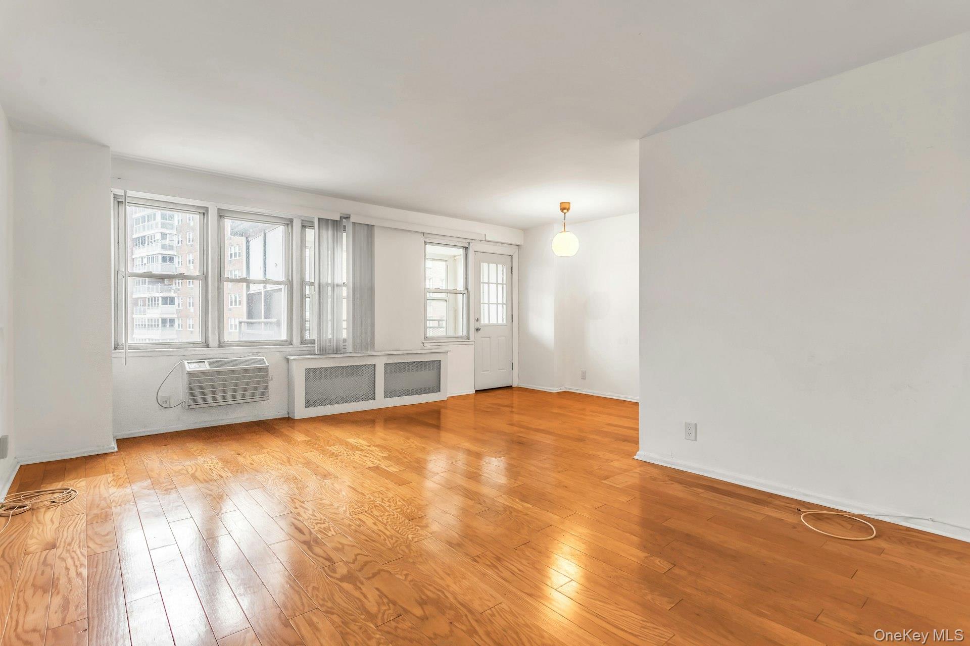 #7 photo, 138-10 Franklin Avenue, Flushing , NY 11355