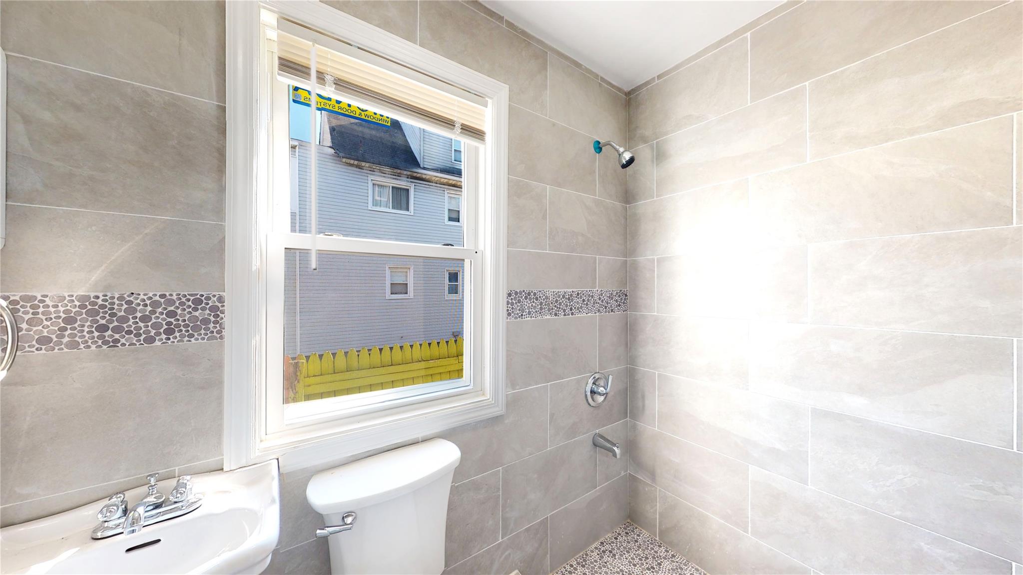 #11 photo, 10701 Liverpool Street, クイーンズ区 Jamaica , NY 11435