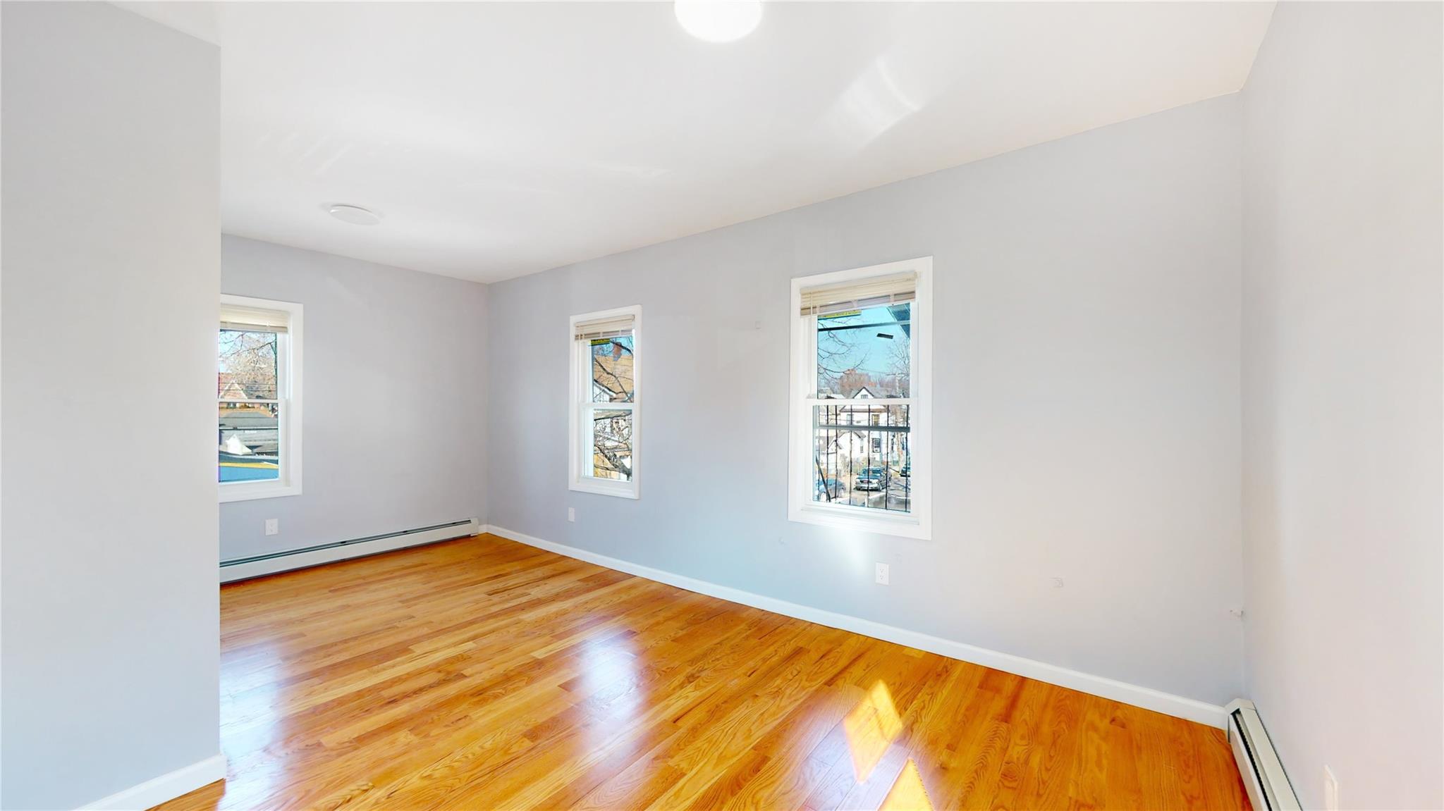 #15 photo, 10701 Liverpool Street, クイーンズ区 Jamaica , NY 11435