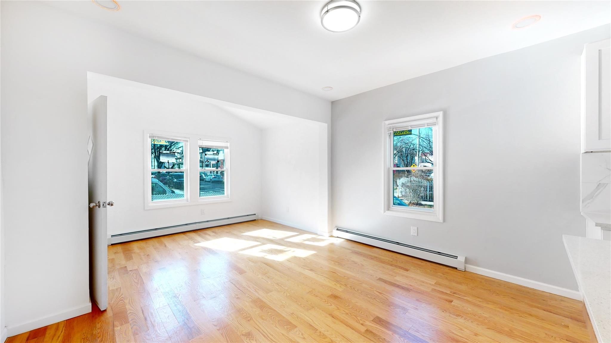 #2 photo, 10701 Liverpool Street, クイーンズ区 Jamaica , NY 11435