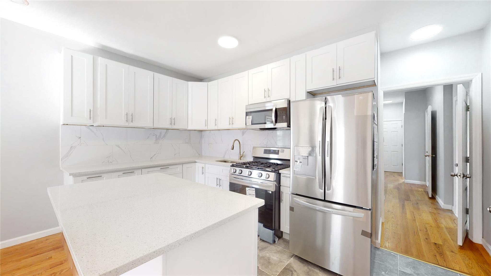 #6 photo, 10701 Liverpool Street, クイーンズ区 Jamaica , NY 11435