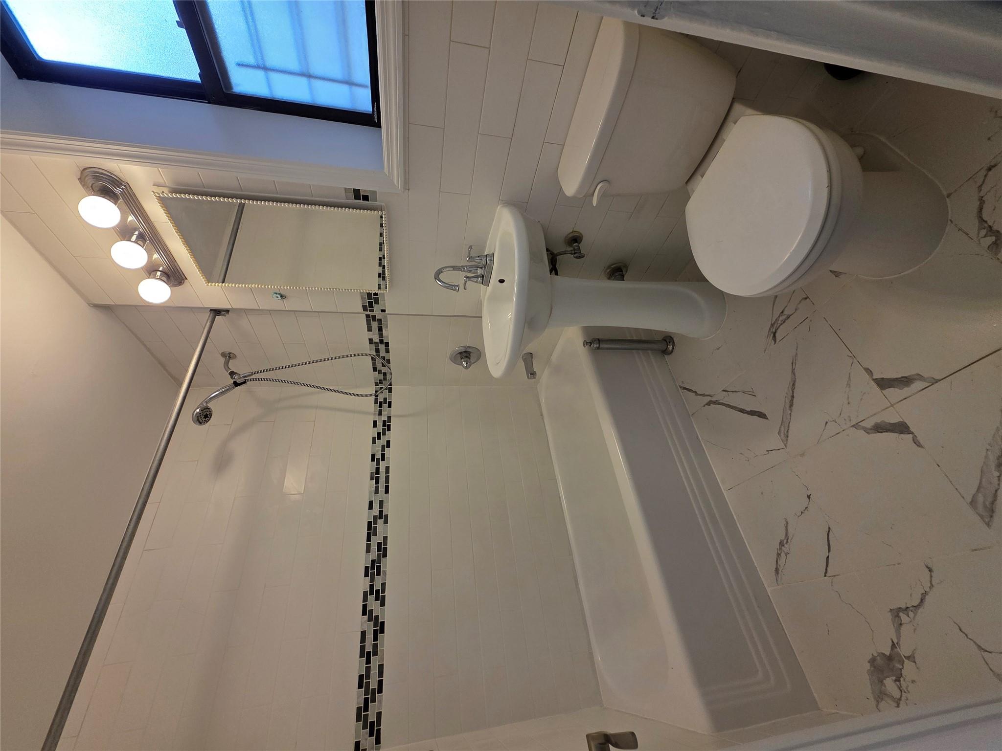 #10 photo, 98-50 67th ave, クイーンズ区 Forest Hills , NY 11375