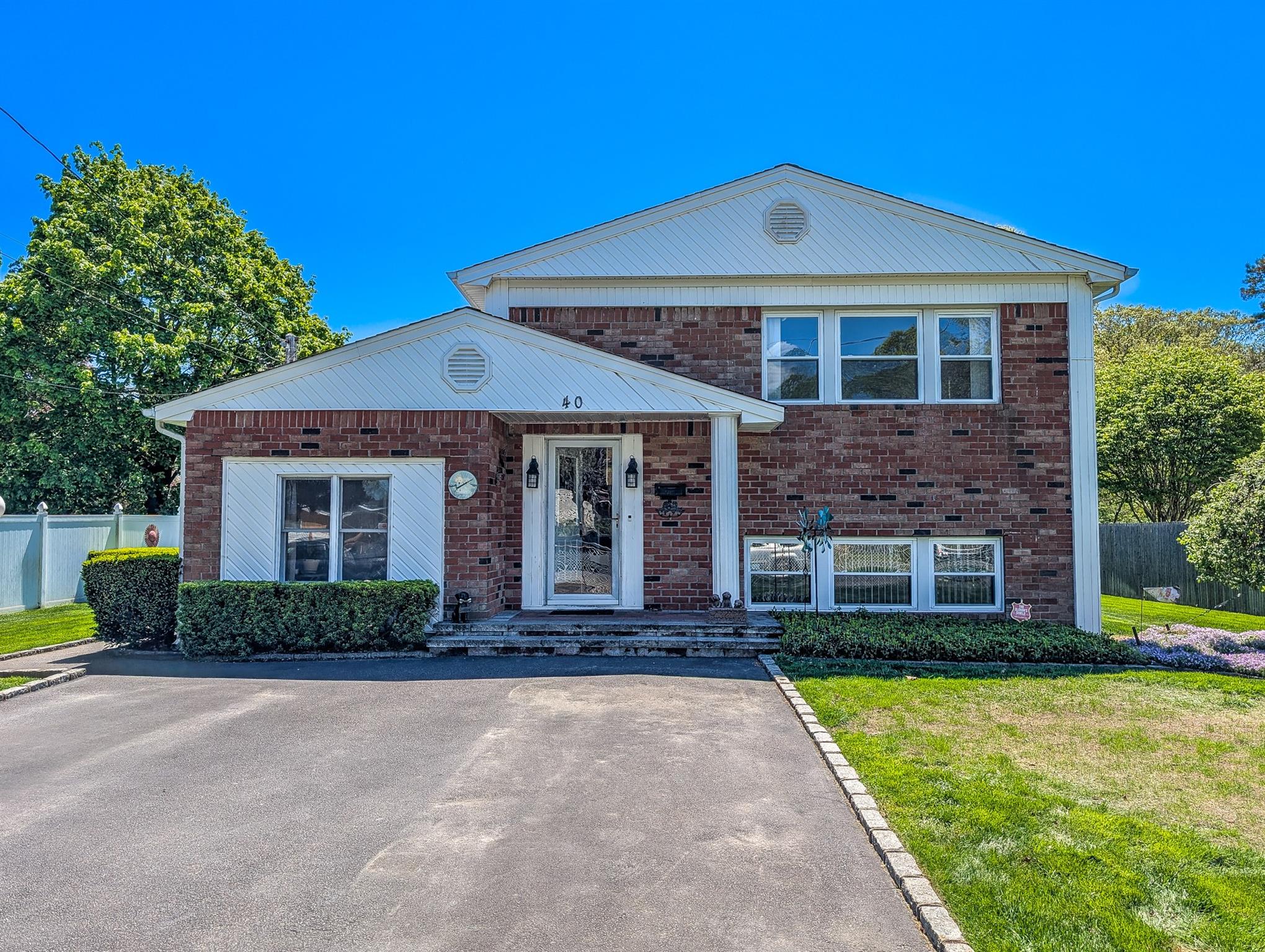 #1 photo, 40 E Belmont Street, サフォーク郡 Bay Shore , NY 11706