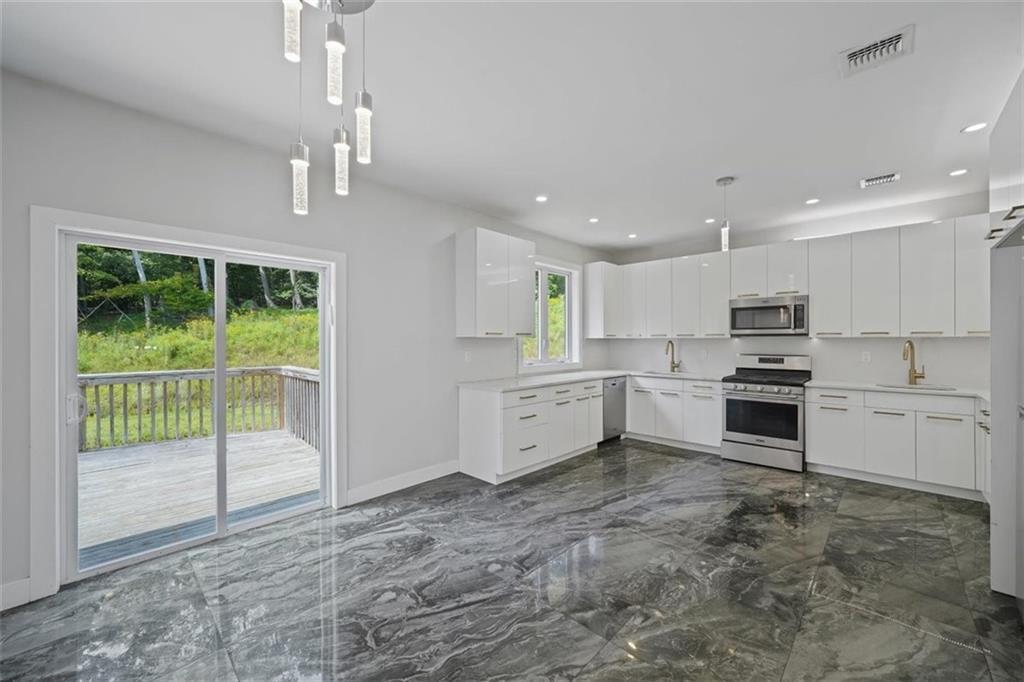 #11 photo, 27 Catskill High Rail, Monroe , NY 10950