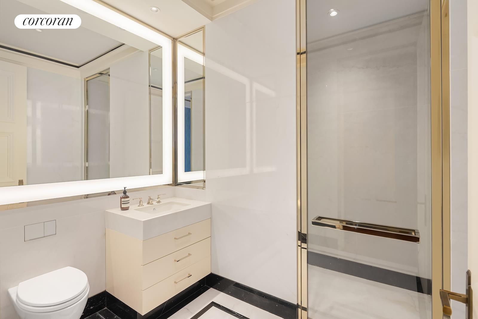 #12 photo, 220 CENTRAL Park S, マンハッタン Central Park South , NY 10019