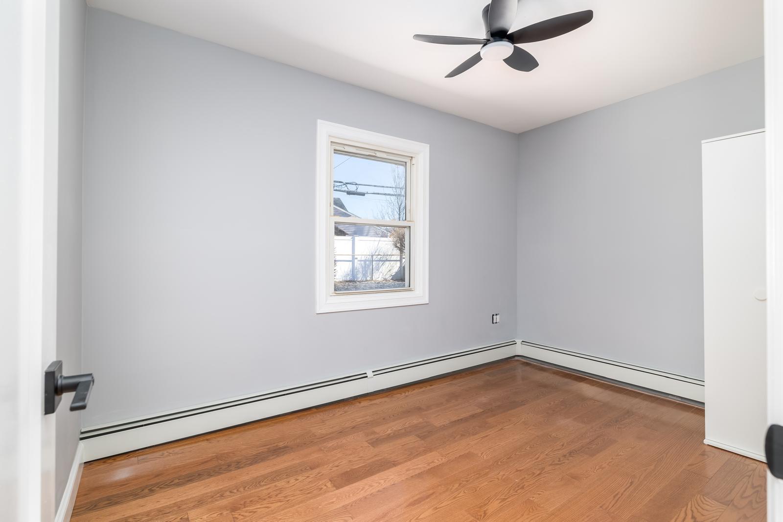 #11 photo, 13 Curve Lane, Levittown , NY 11756