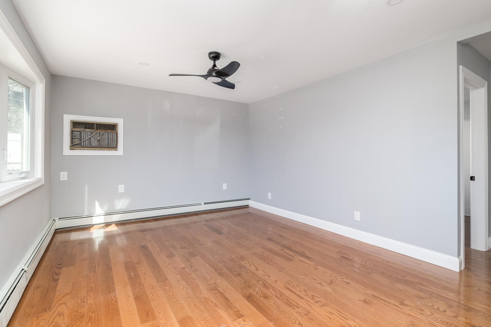 #7 photo, 13 Curve Lane, Levittown , NY 11756