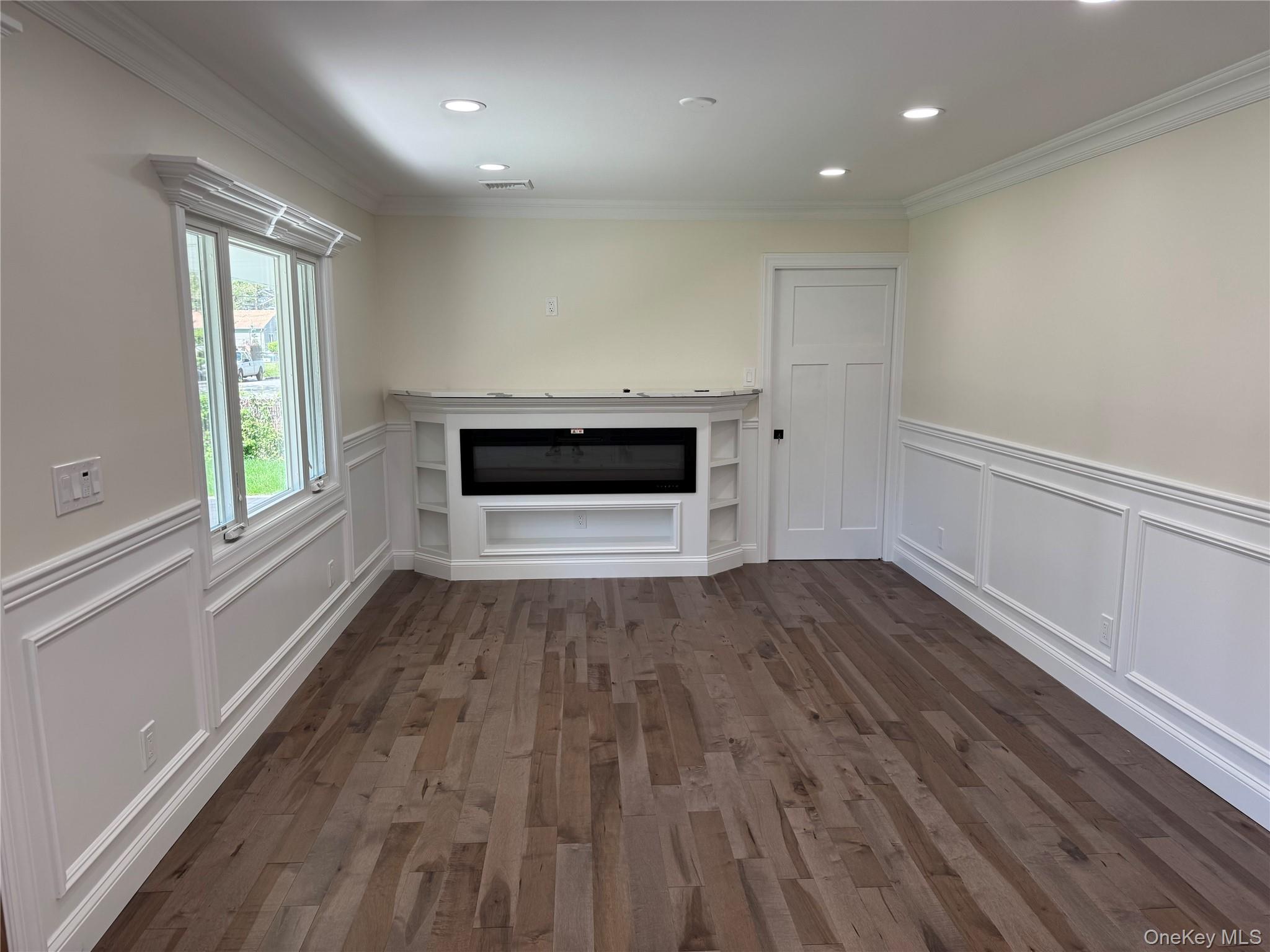 #4 photo, 9 Henry Street, Wyandanch , NY 11798