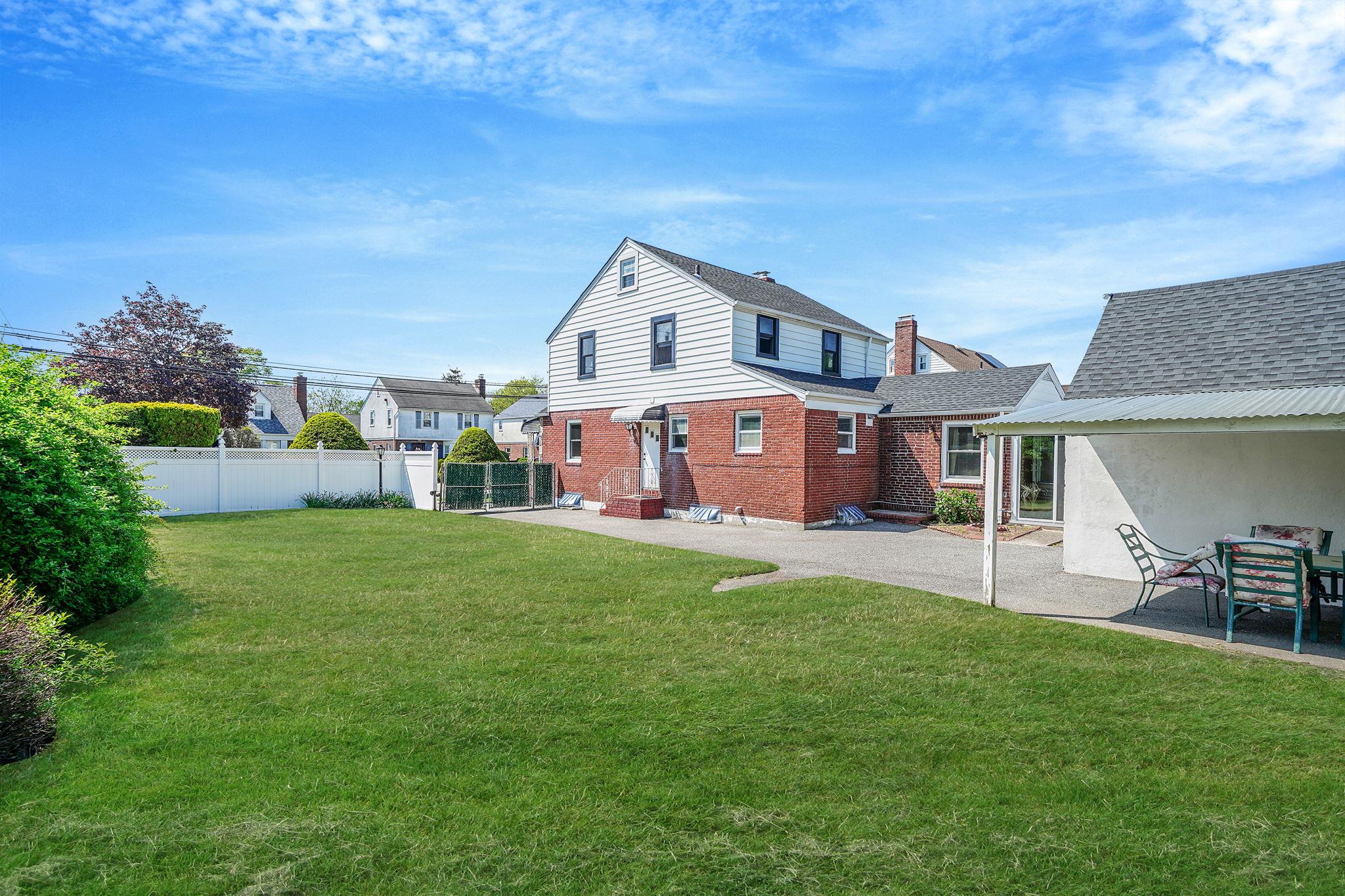 #16 photo, 66 Elmwood Avenue, ナッソー郡 Hempstead , NY 11550