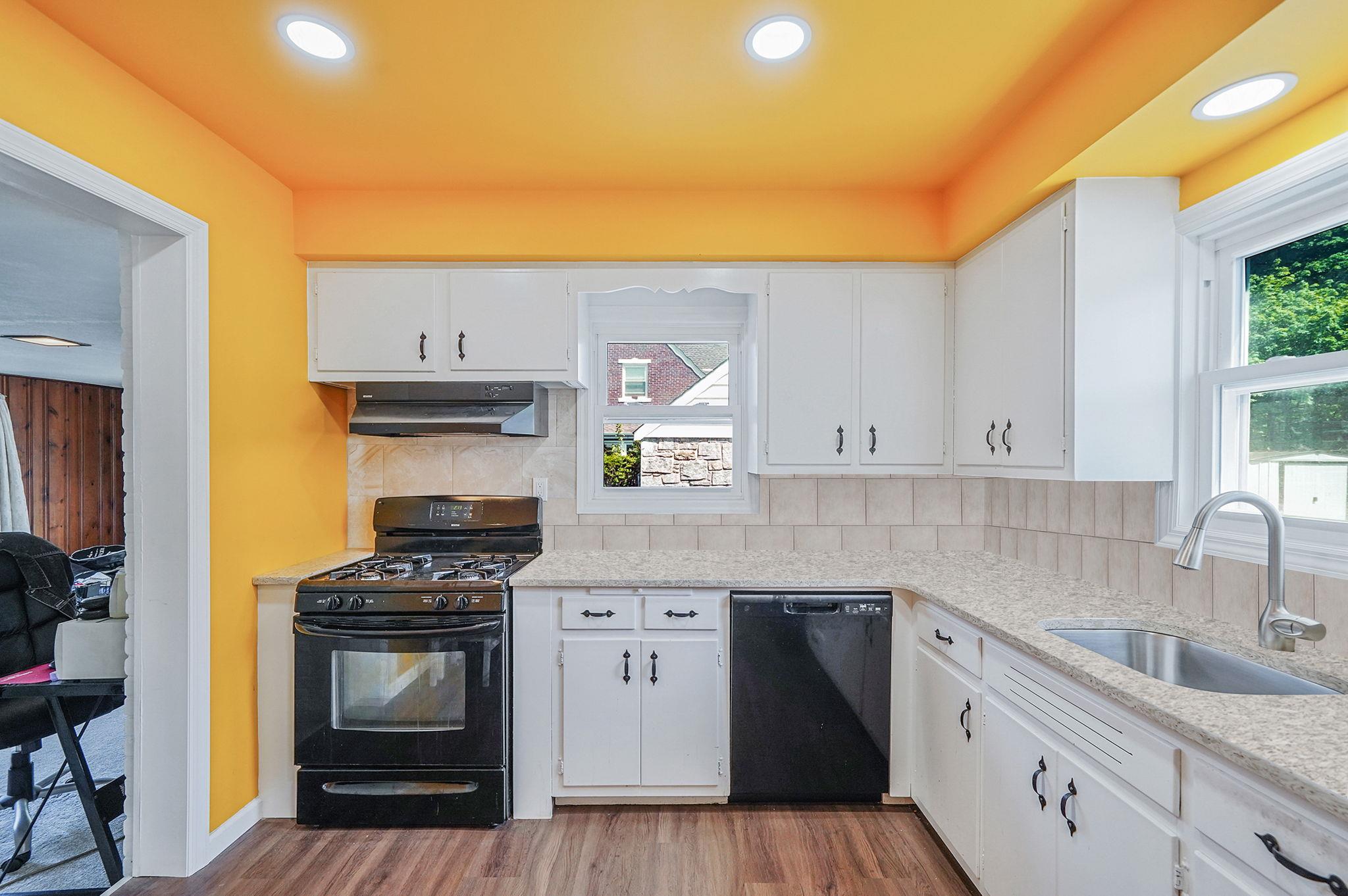 #9 photo, 66 Elmwood Avenue, ナッソー郡 Hempstead , NY 11550