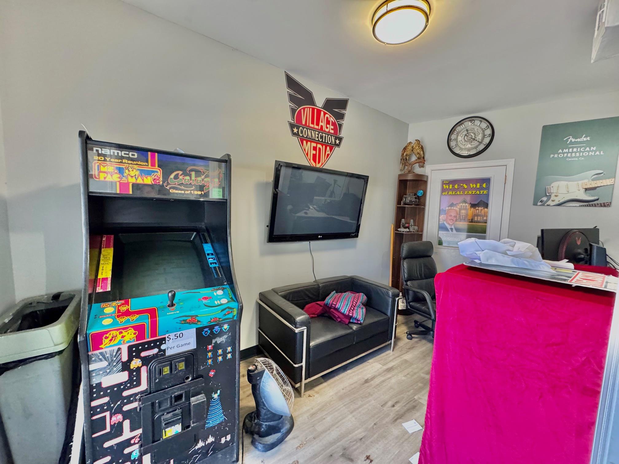 #10 photo, 120-126 Laurel Road, サフォーク郡 East Northport , NY 11731