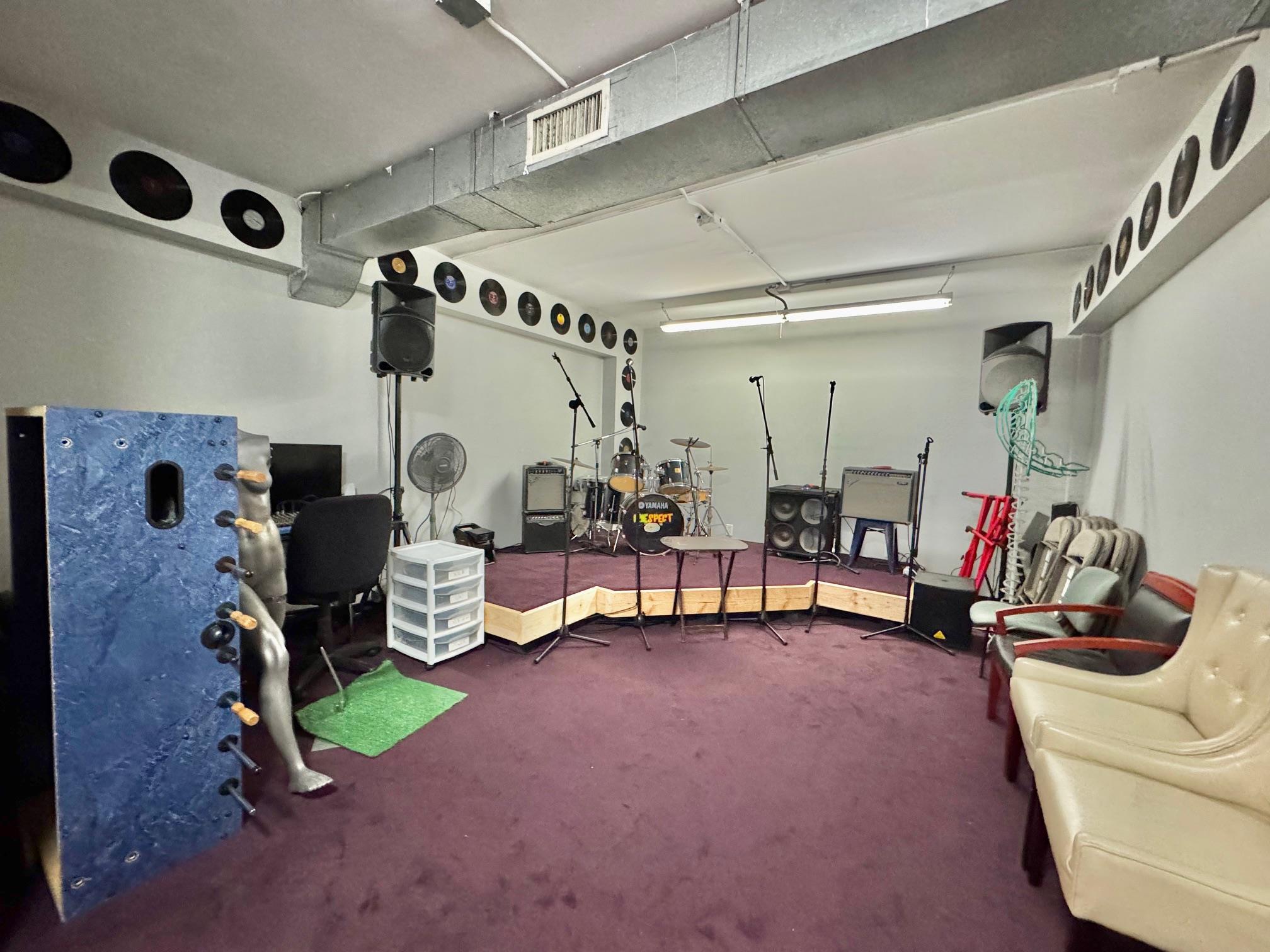 #16 photo, 120-126 Laurel Road, サフォーク郡 East Northport , NY 11731