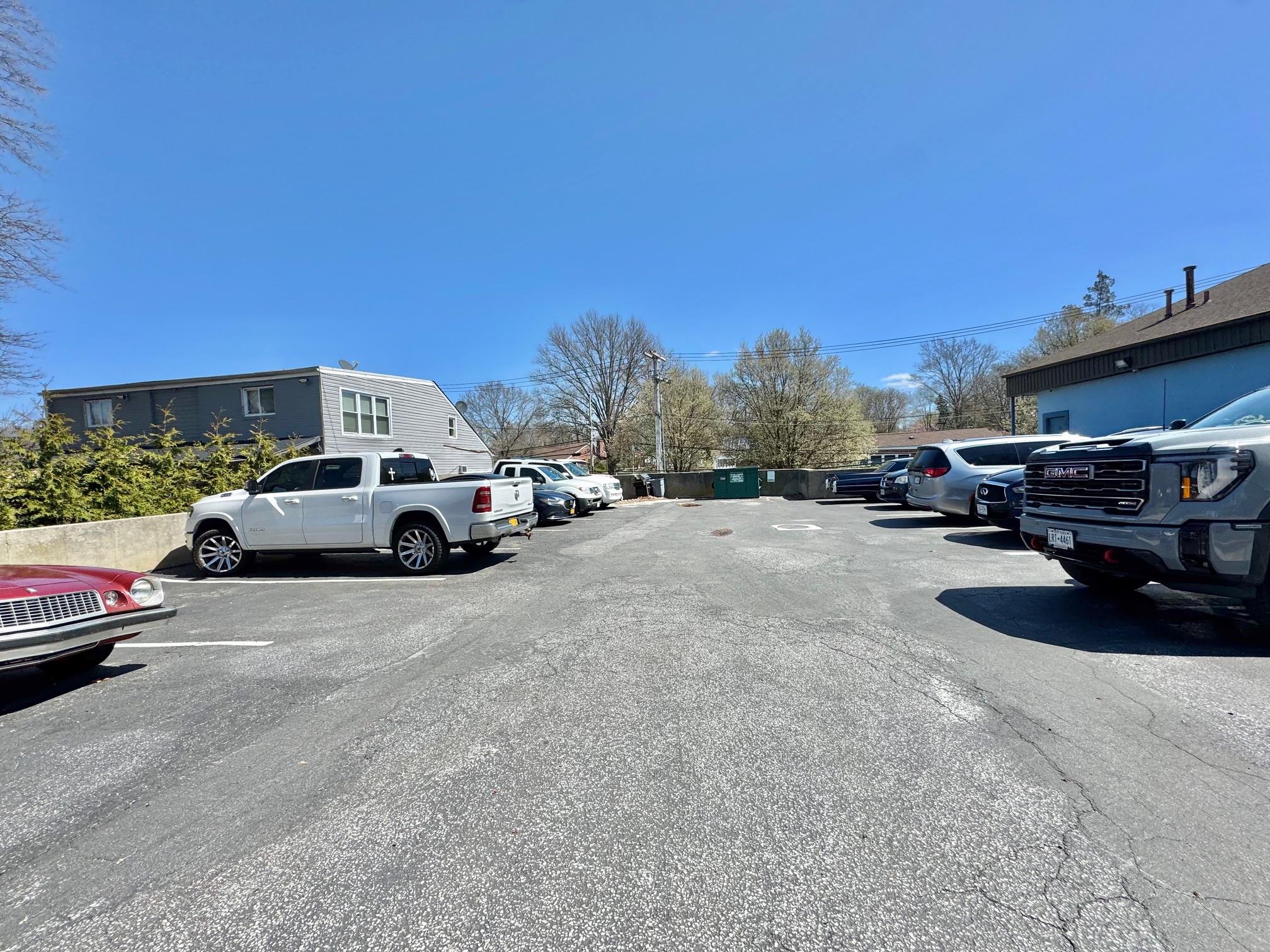 #2 photo, 120-126 Laurel Road, サフォーク郡 East Northport , NY 11731