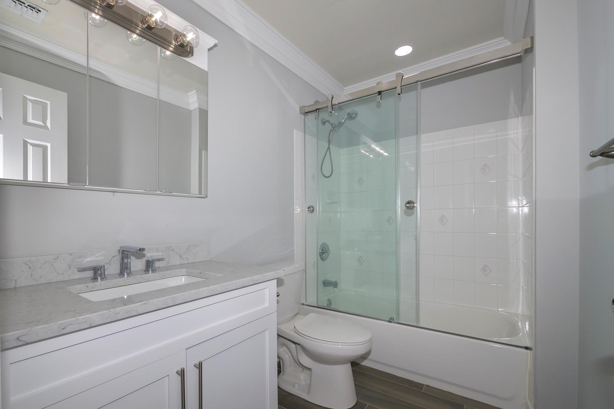 #10 photo, 198 Village Green Drive, サフォーク郡 Port Jefferson Station , NY 11776