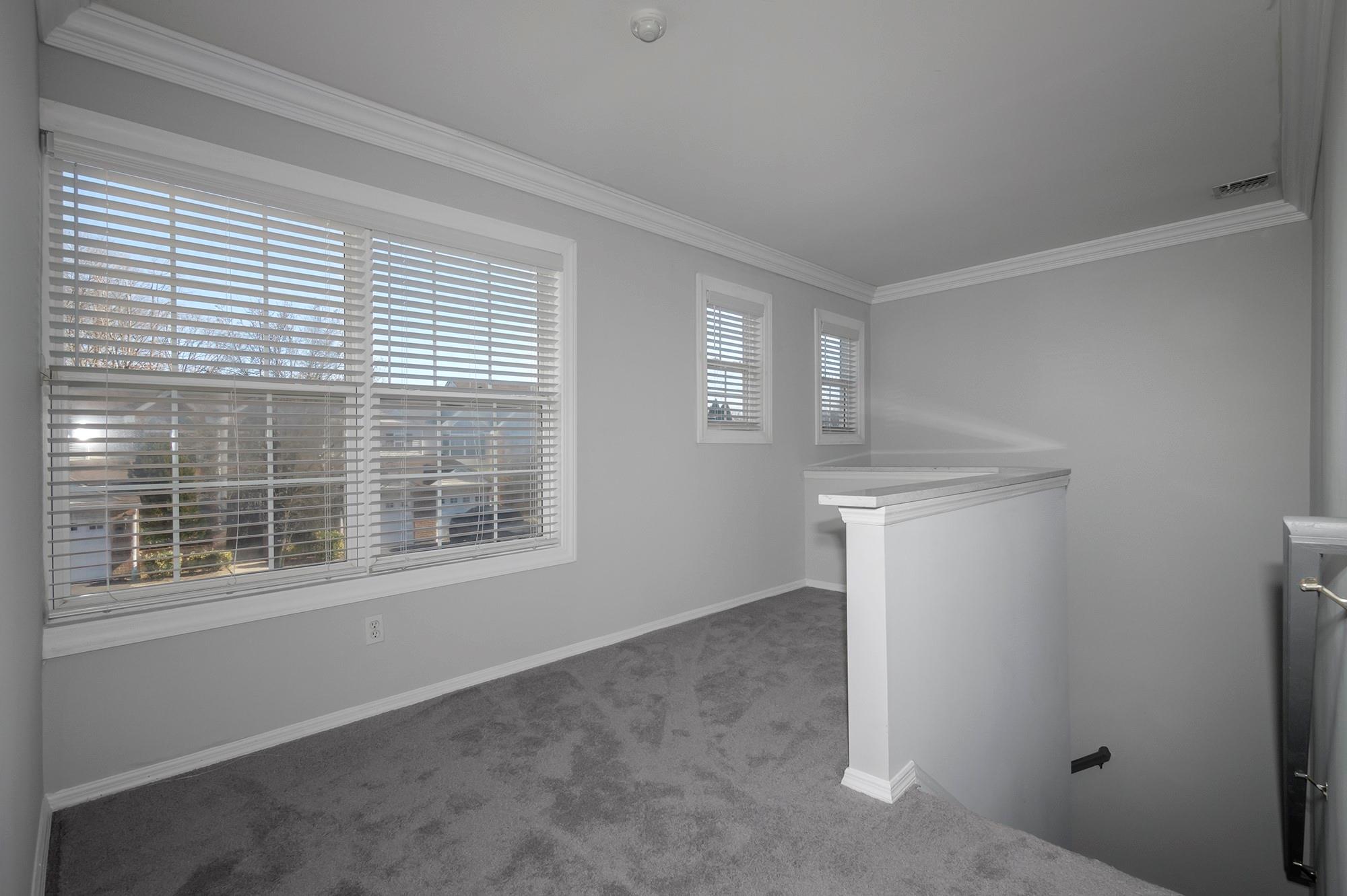 #12 photo, 198 Village Green Drive, サフォーク郡 Port Jefferson Station , NY 11776