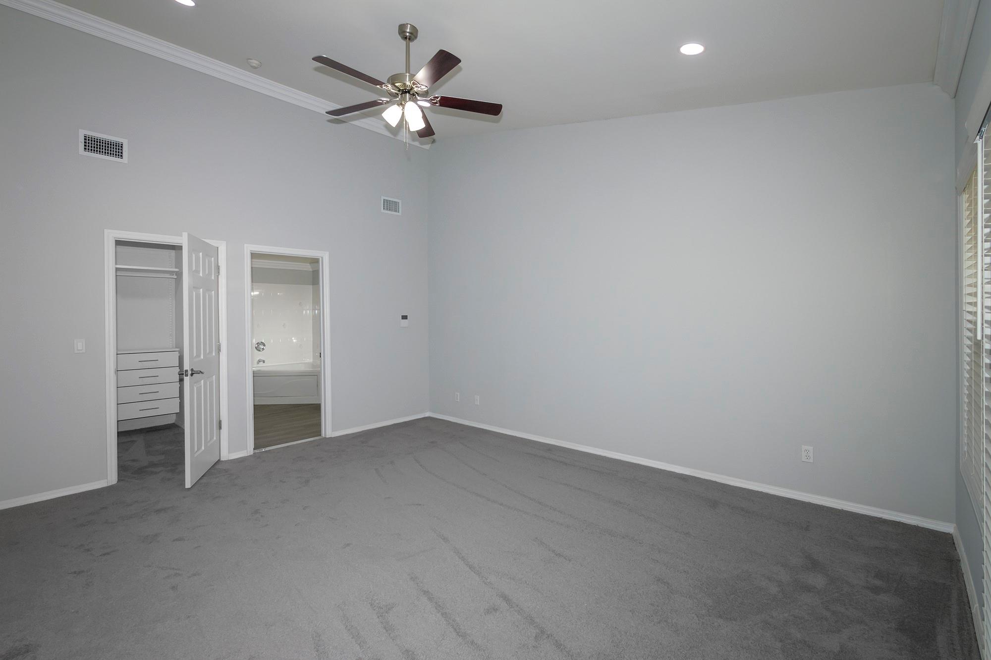 #15 photo, 198 Village Green Drive, サフォーク郡 Port Jefferson Station , NY 11776