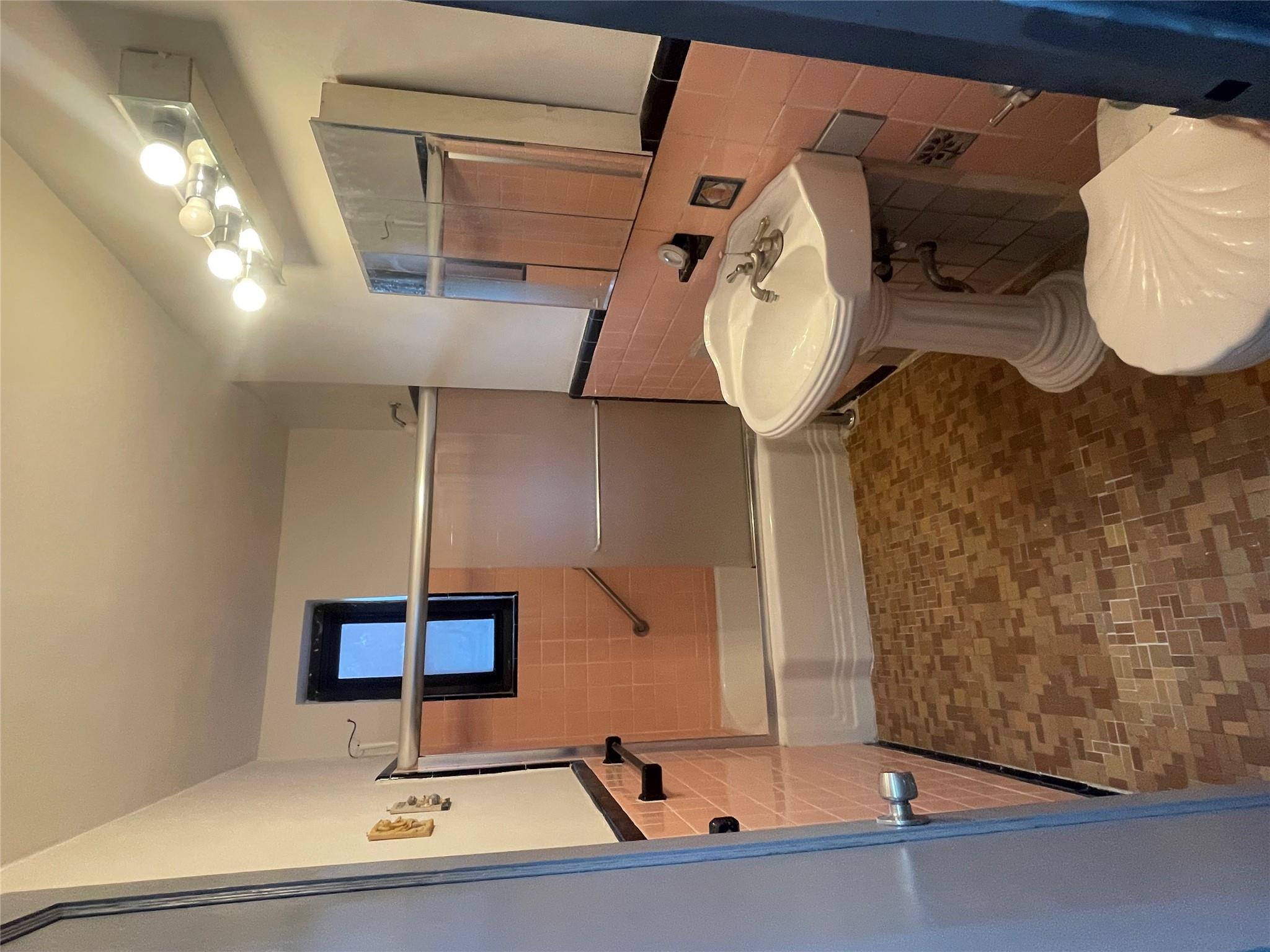 #10 photo, 88-11 Northern Blvd, كوينز Jackson Heights , NY 11372