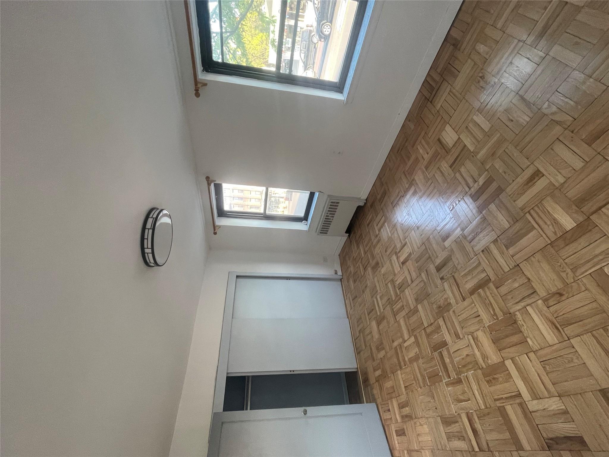 #12 photo, 88-11 Northern Blvd, كوينز Jackson Heights , NY 11372