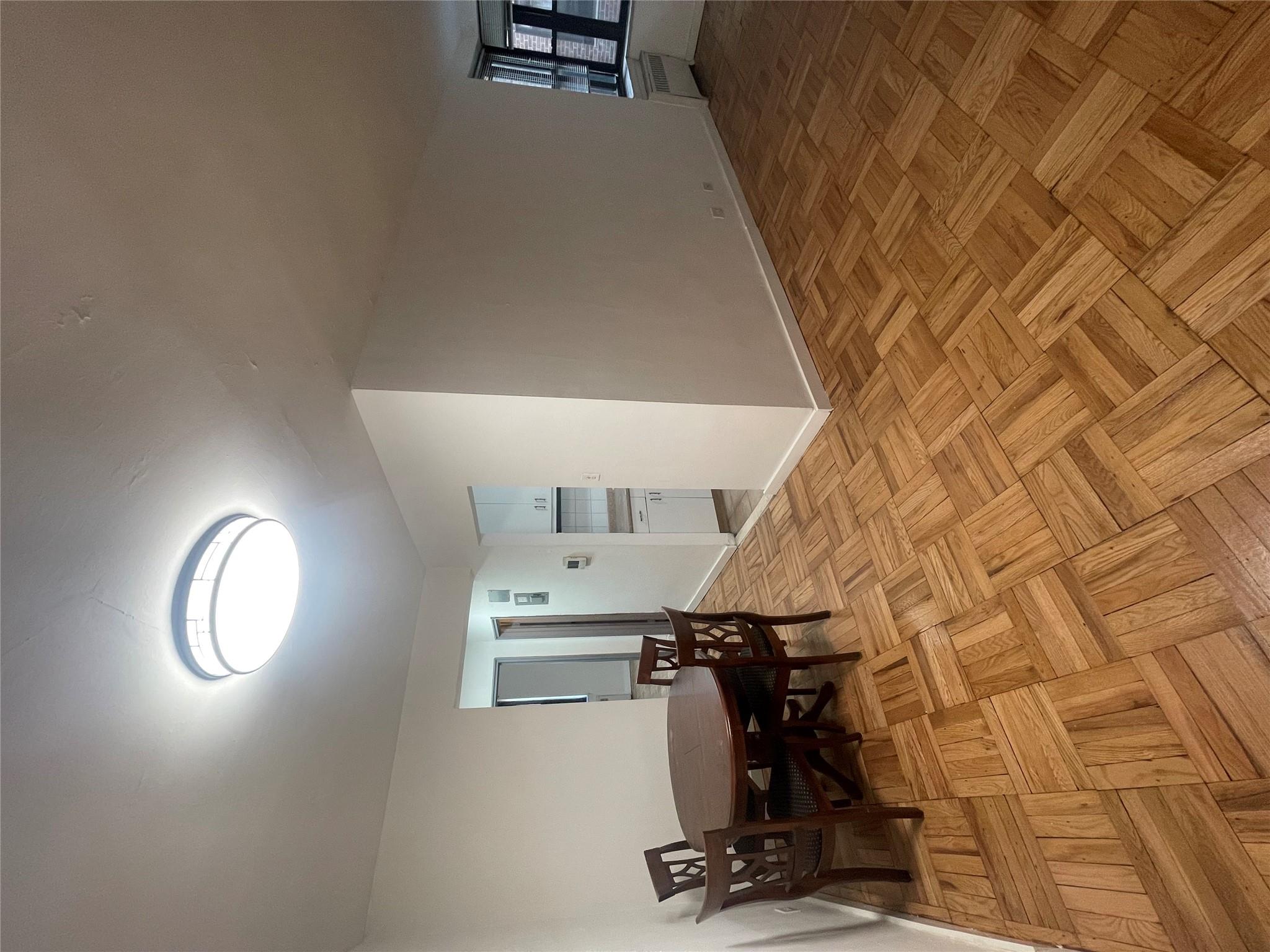 #14 photo, 88-11 Northern Blvd, كوينز Jackson Heights , NY 11372