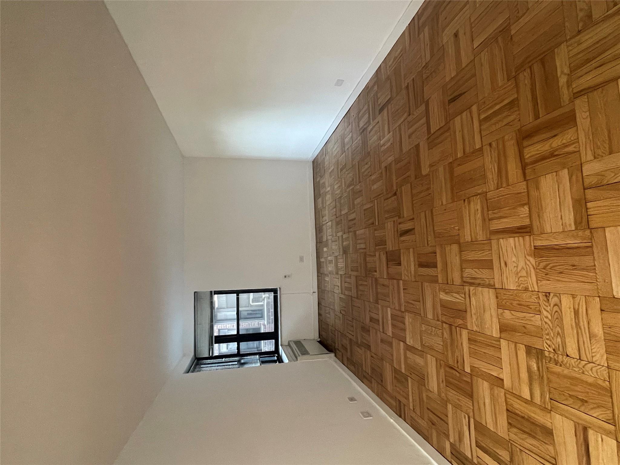 #8 photo, 88-11 Northern Blvd, كوينز Jackson Heights , NY 11372