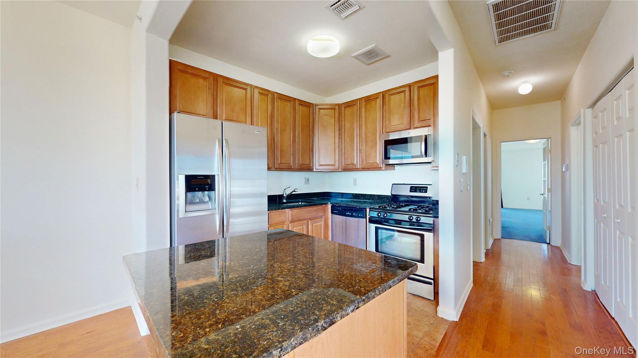 #13 photo, 6910 Beach Front Road, クイーンズ区 Arverne , NY 11692