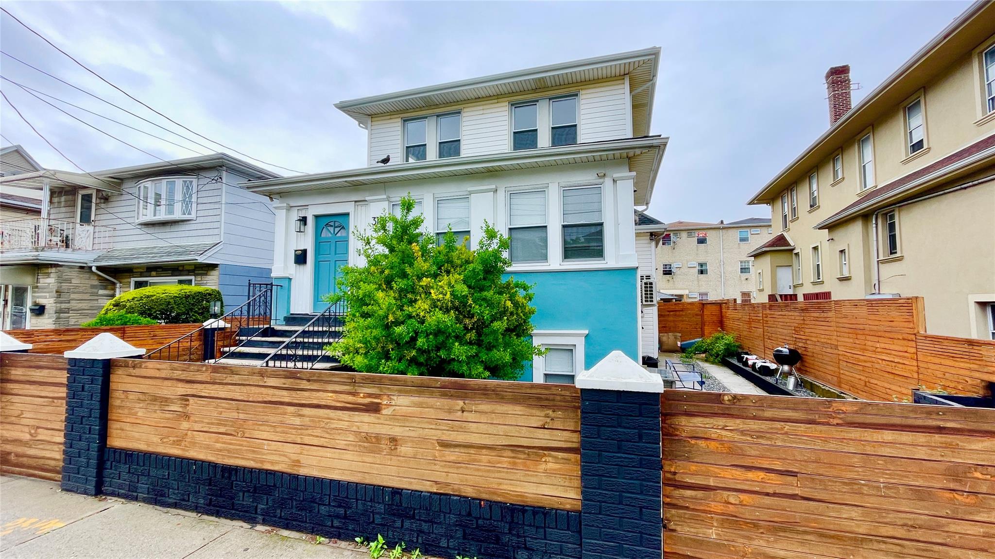 #1 photo, 318 Beach 69th Street, Arverne , NY 11692