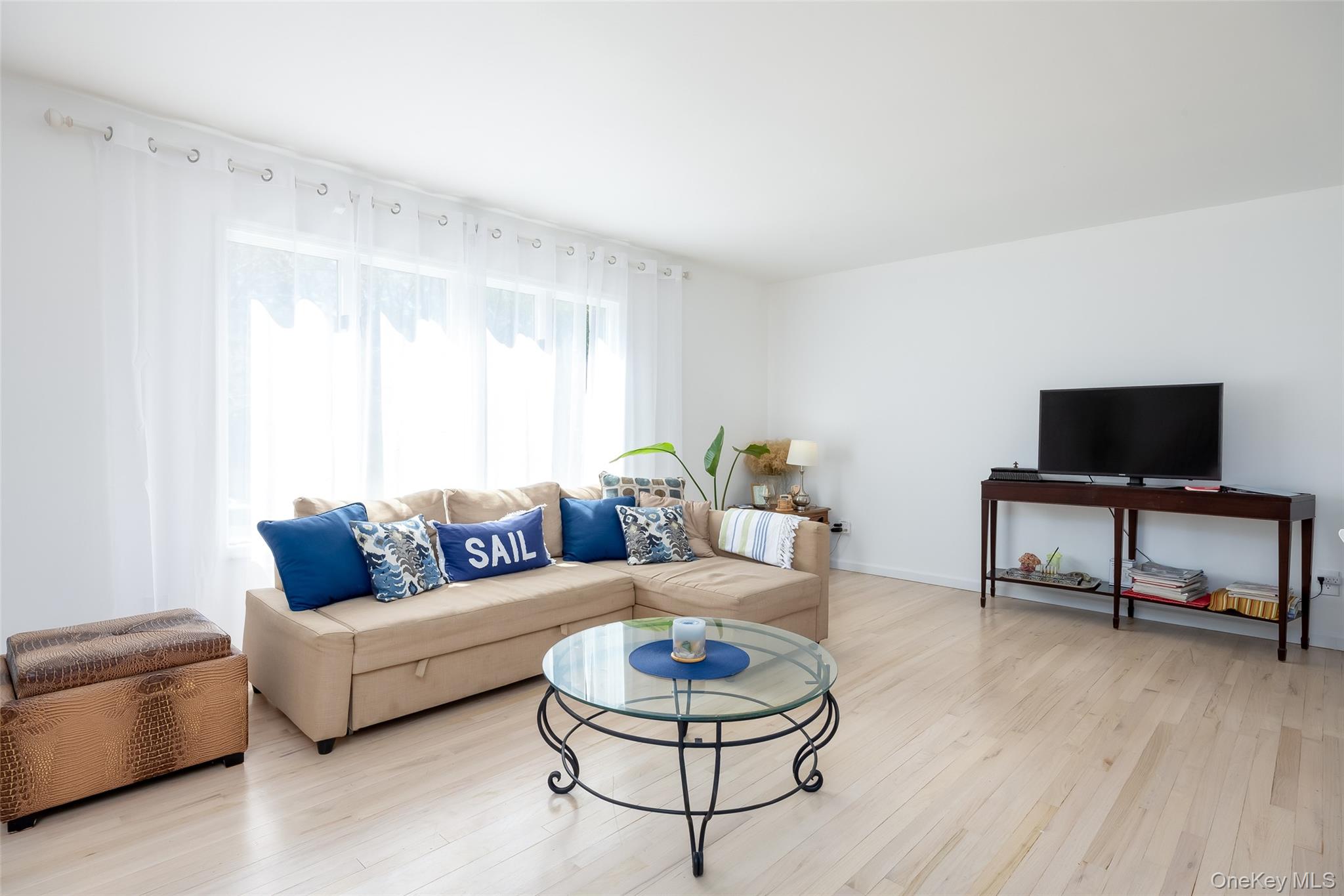 #8 photo, 371 S River Road, Calverton , NY 11933