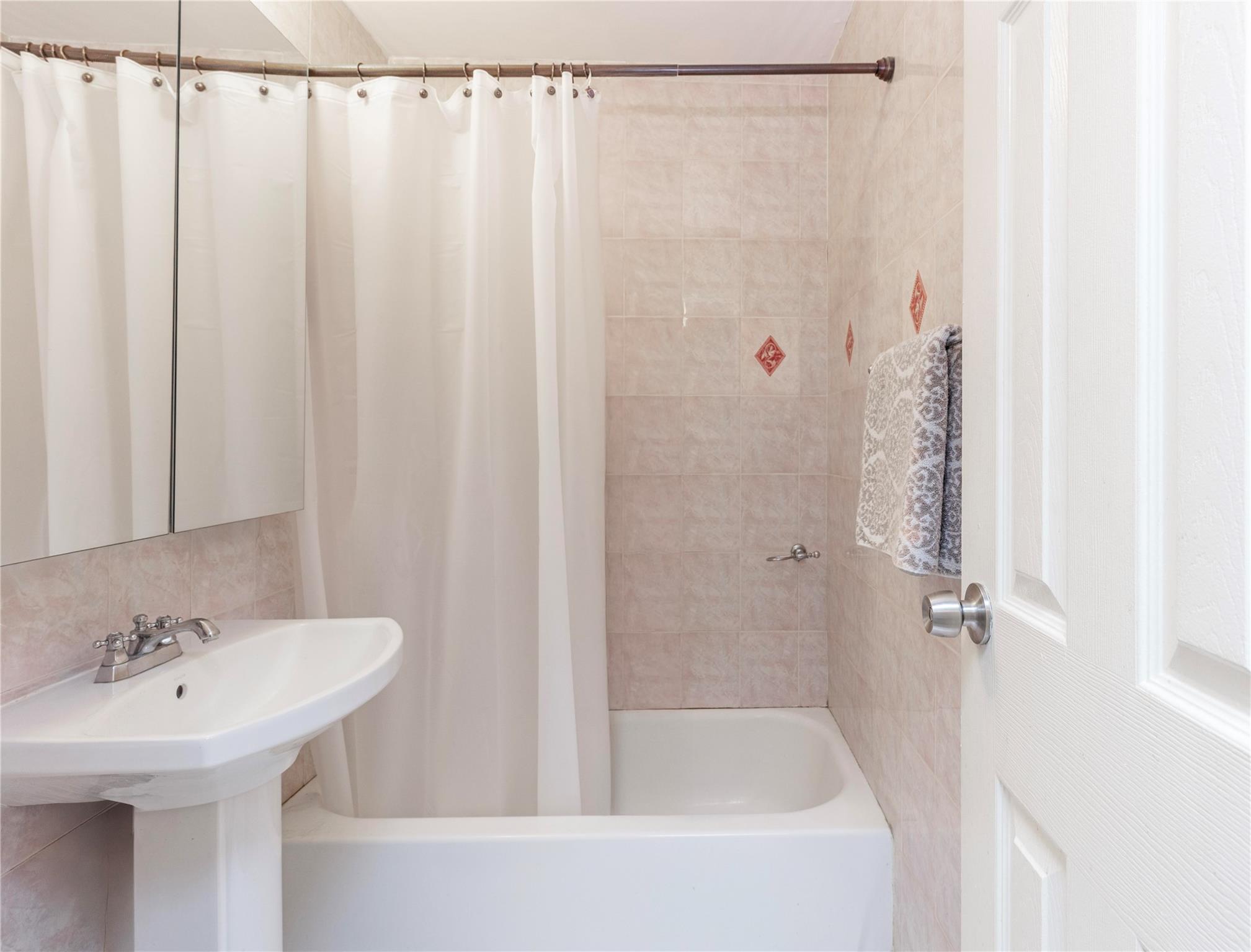 #20 photo, 58-03 Calloway Street, كوينز Corona , NY 11368