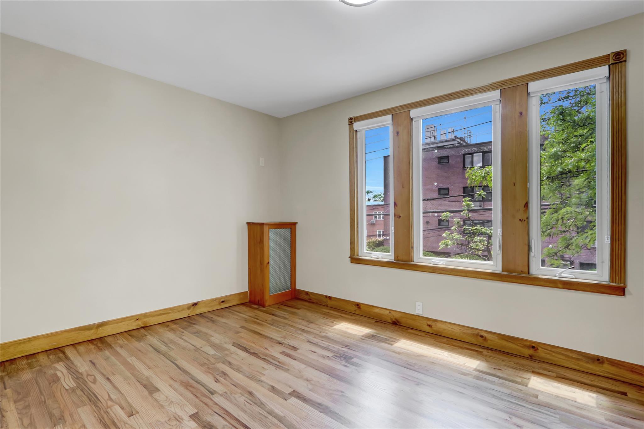 #11 photo, 62-33 59th Drive, クイーンズ区 Maspeth , NY 11378