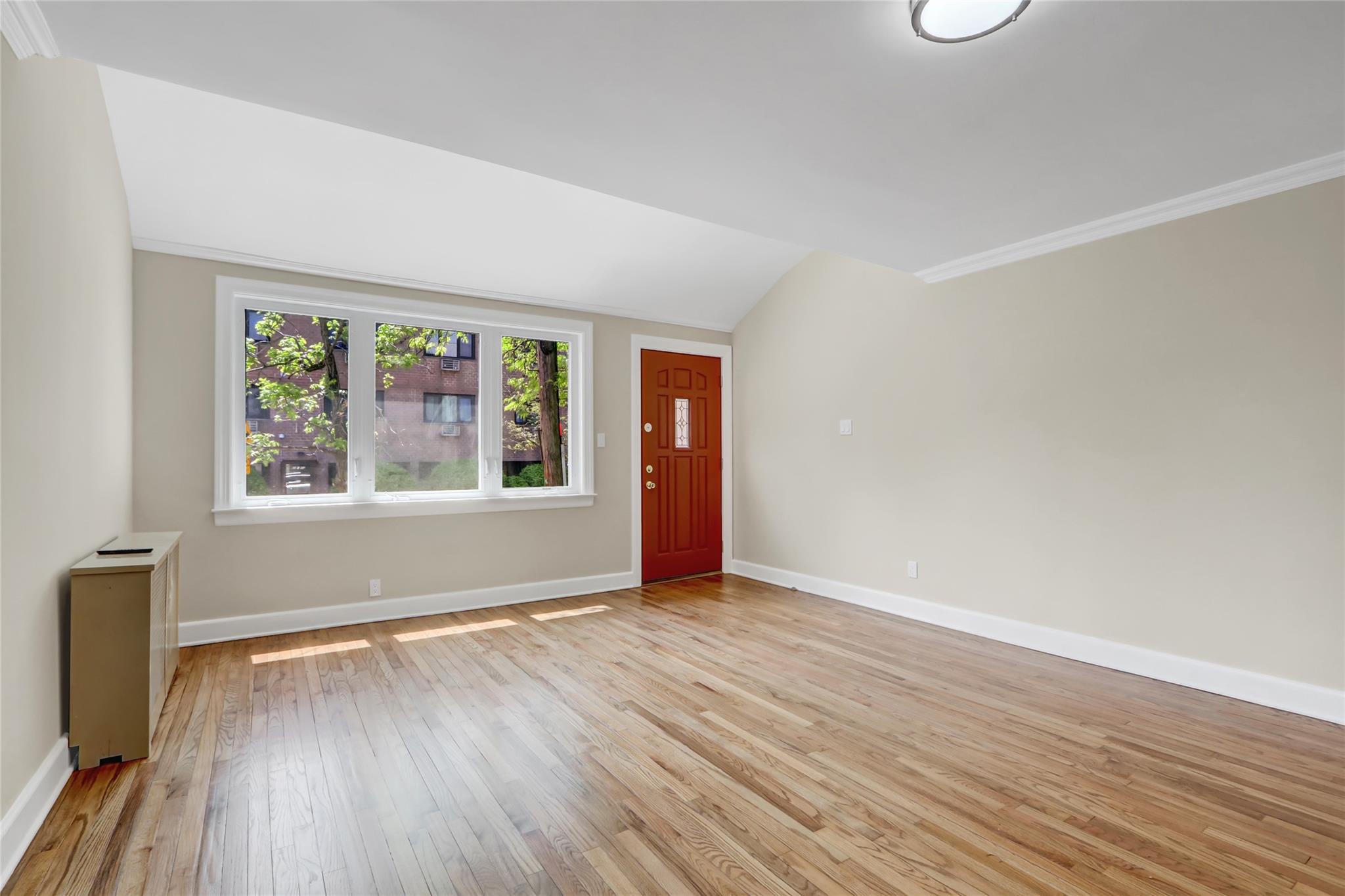 #4 photo, 62-33 59th Drive, クイーンズ区 Maspeth , NY 11378