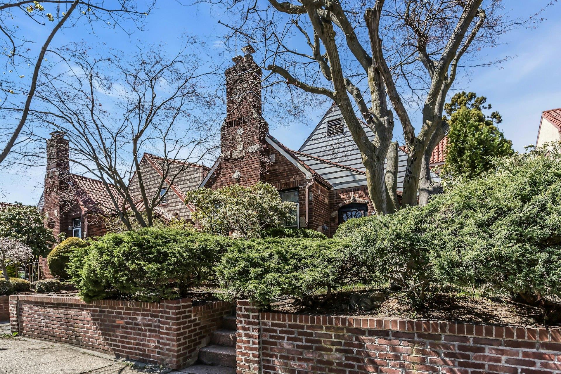 #1 photo, 5012 194th Street, كوينز Fresh Meadows , NY 11365