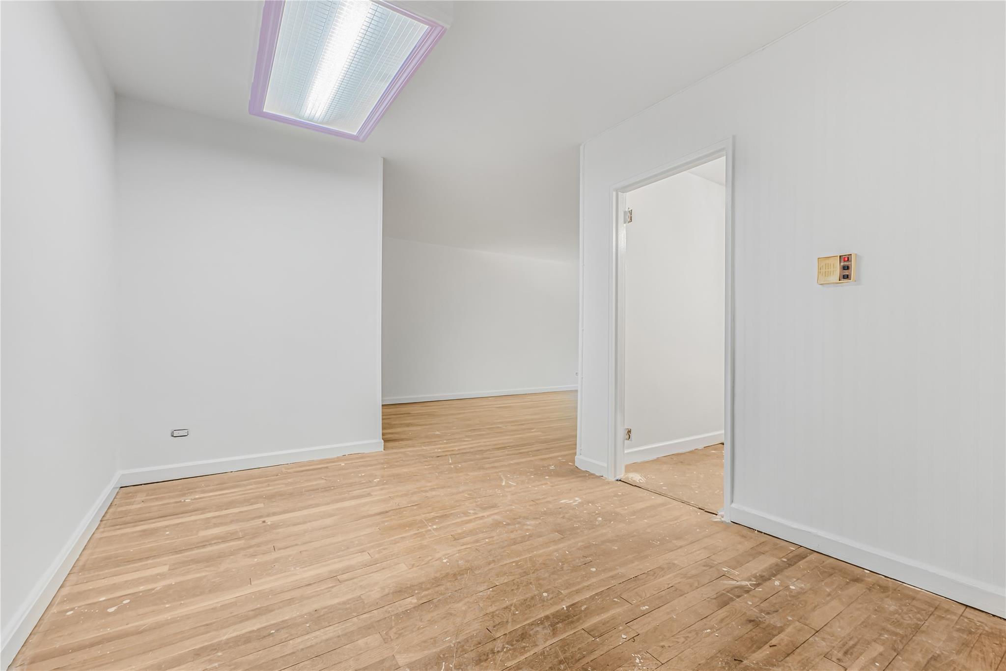 #5 photo, 44-55 Kissena Boulevard, Flushing , NY 11355