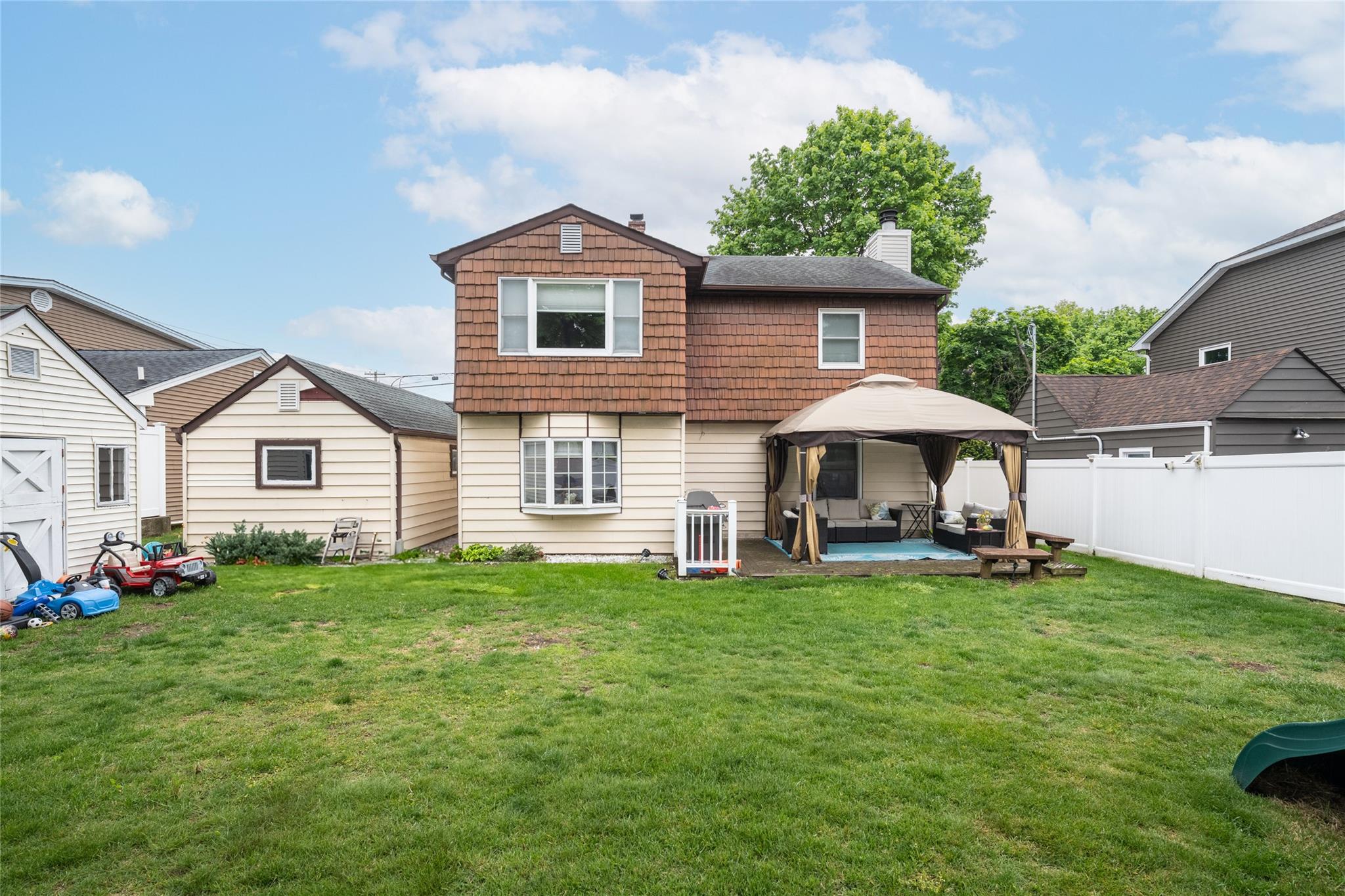 #15 photo, 296 Jerome Avenue, Carle Place , NY 11514