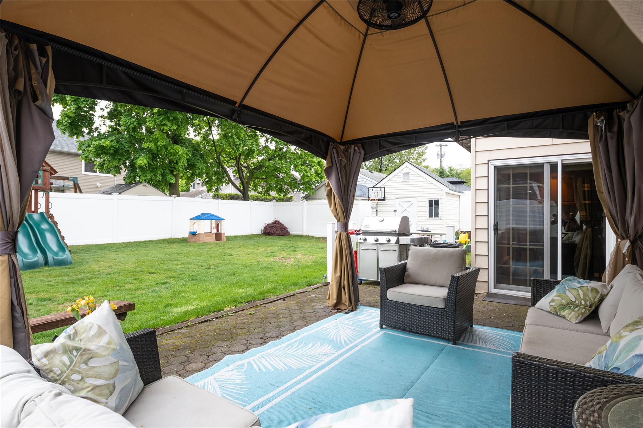 #18 photo, 296 Jerome Avenue, Carle Place , NY 11514