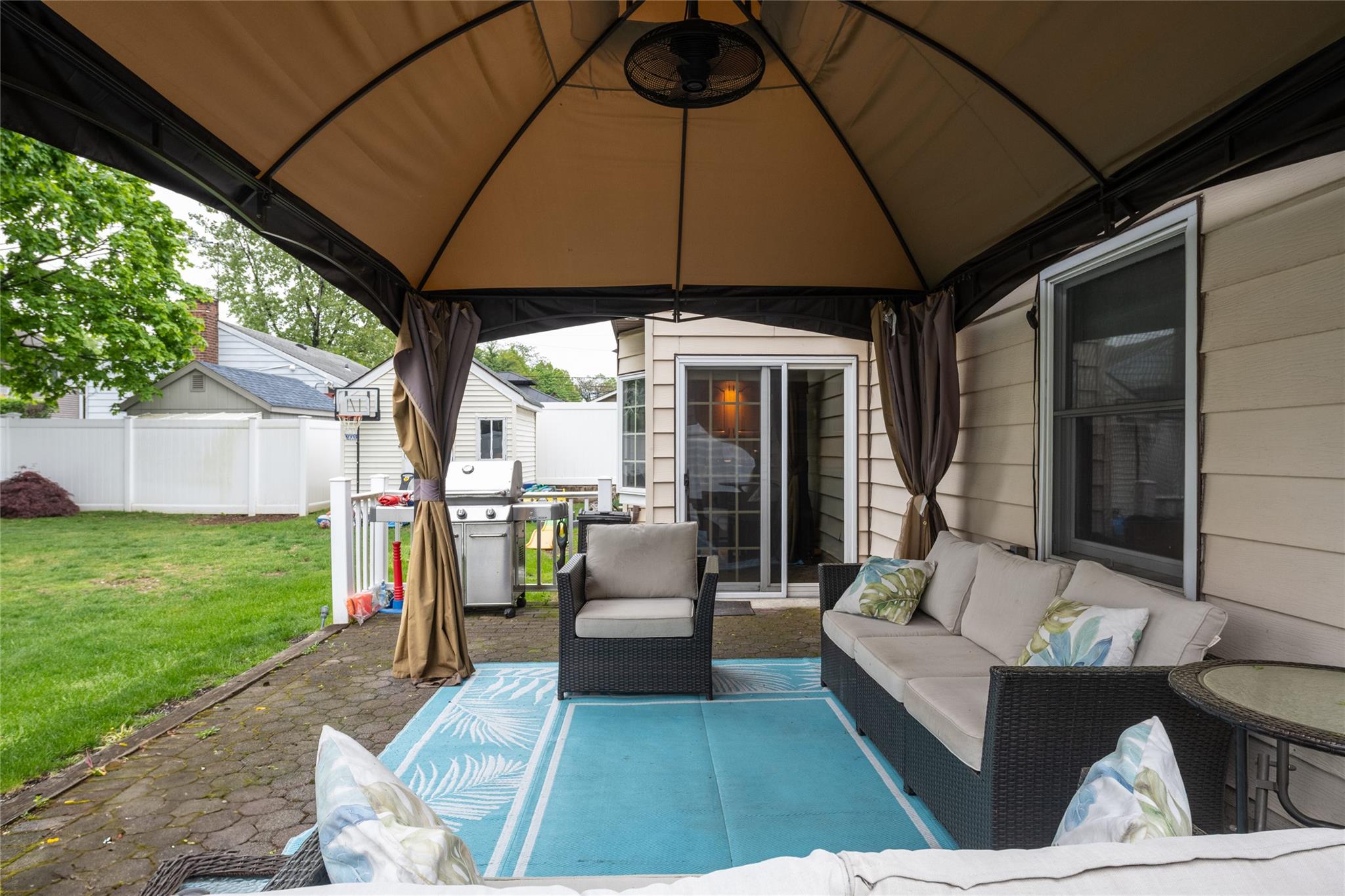 #19 photo, 296 Jerome Avenue, Carle Place , NY 11514